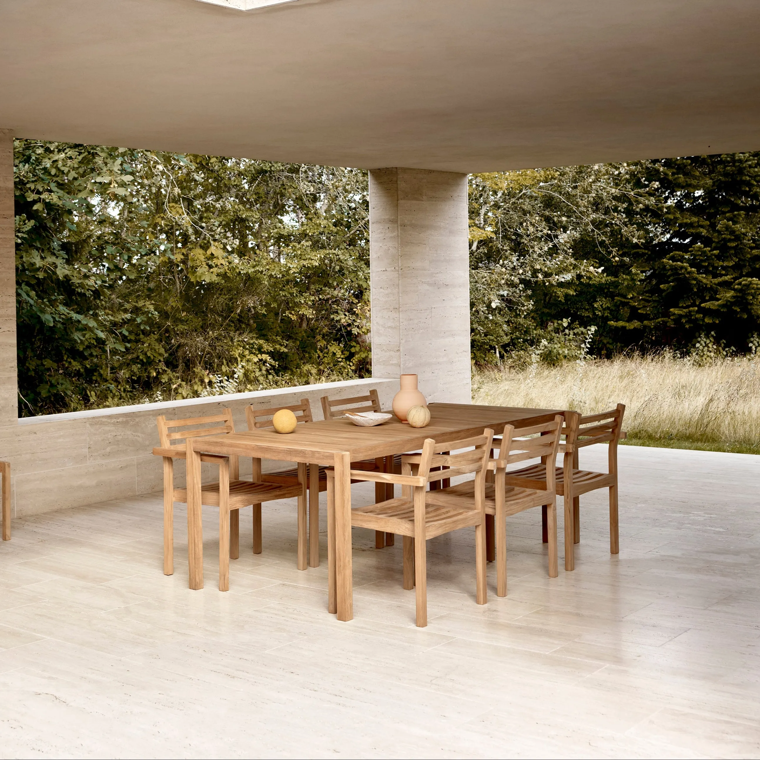 AH Outdoor Dining Table