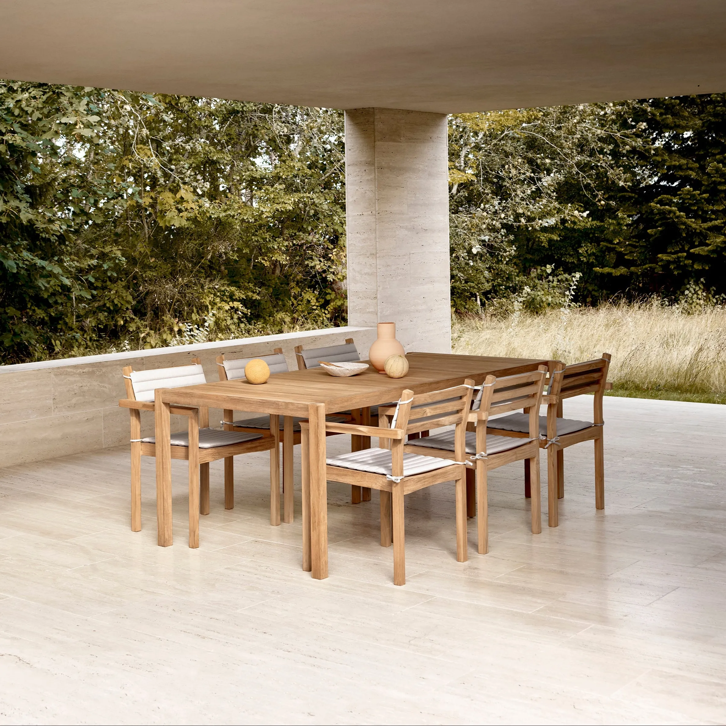AH Outdoor Dining Table
