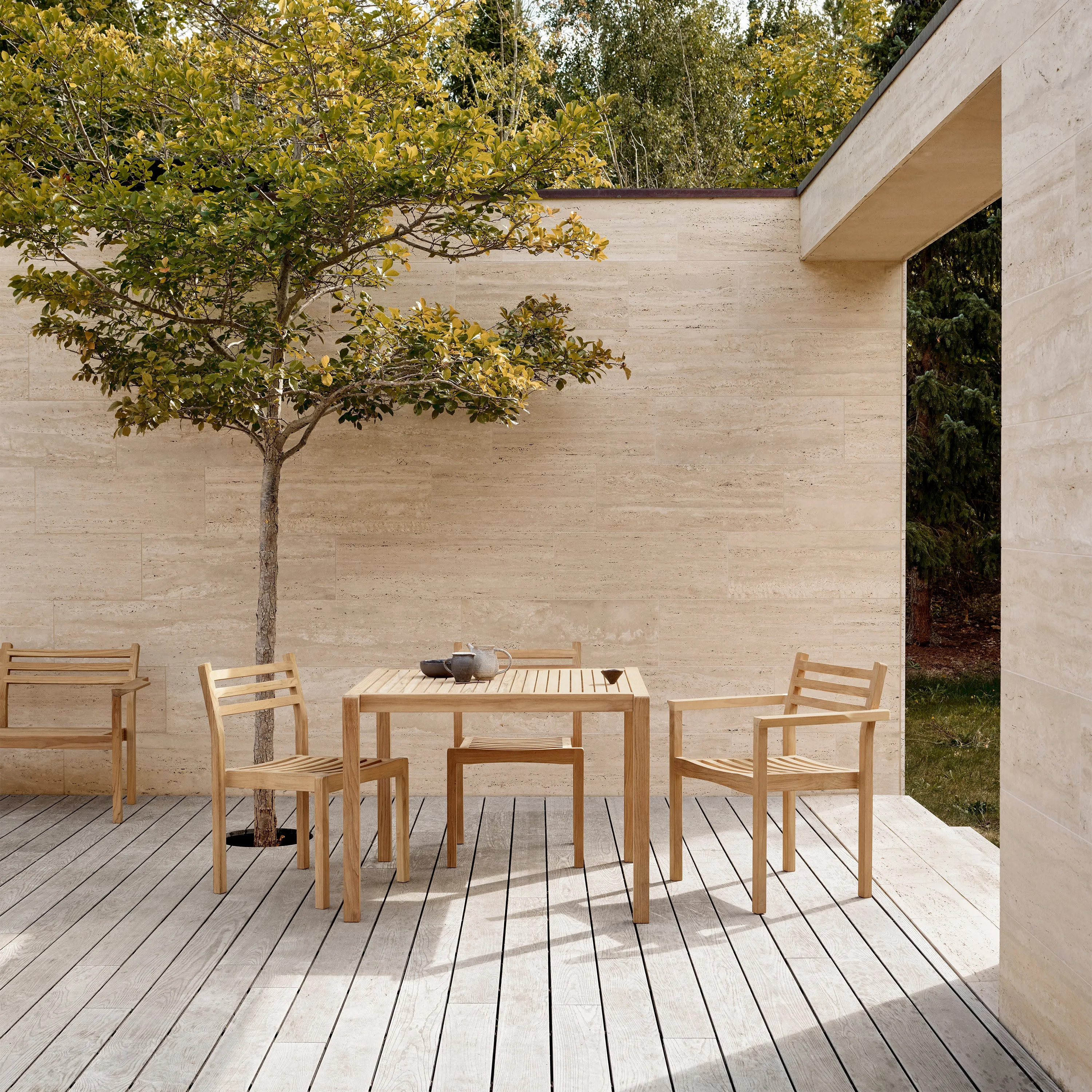 AH Outdoor Square Dining Table
