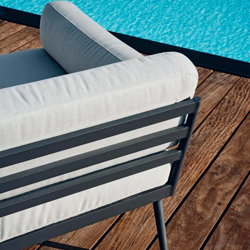 Anholt Lounge Chair