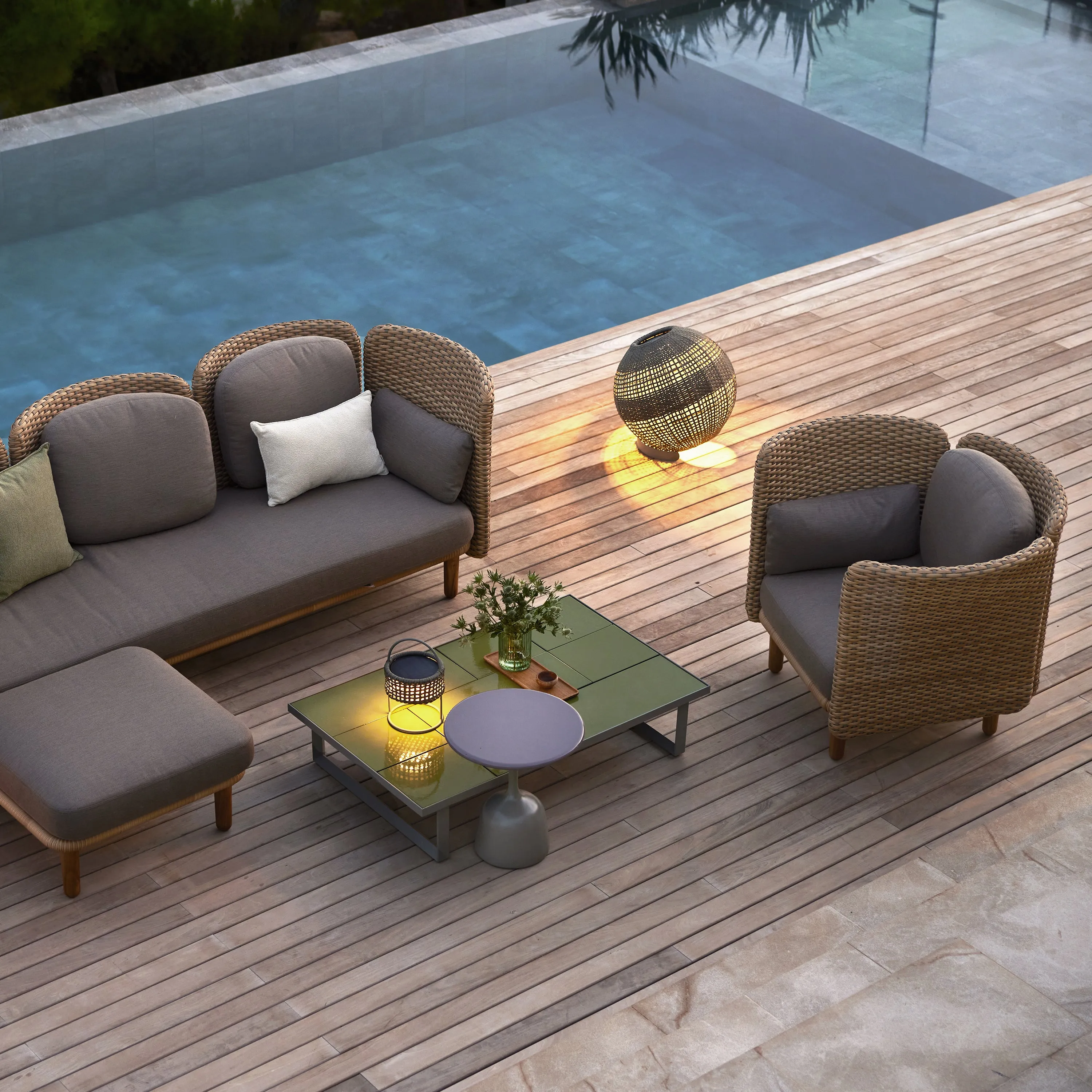 Arch Outdoor Lounge Chair