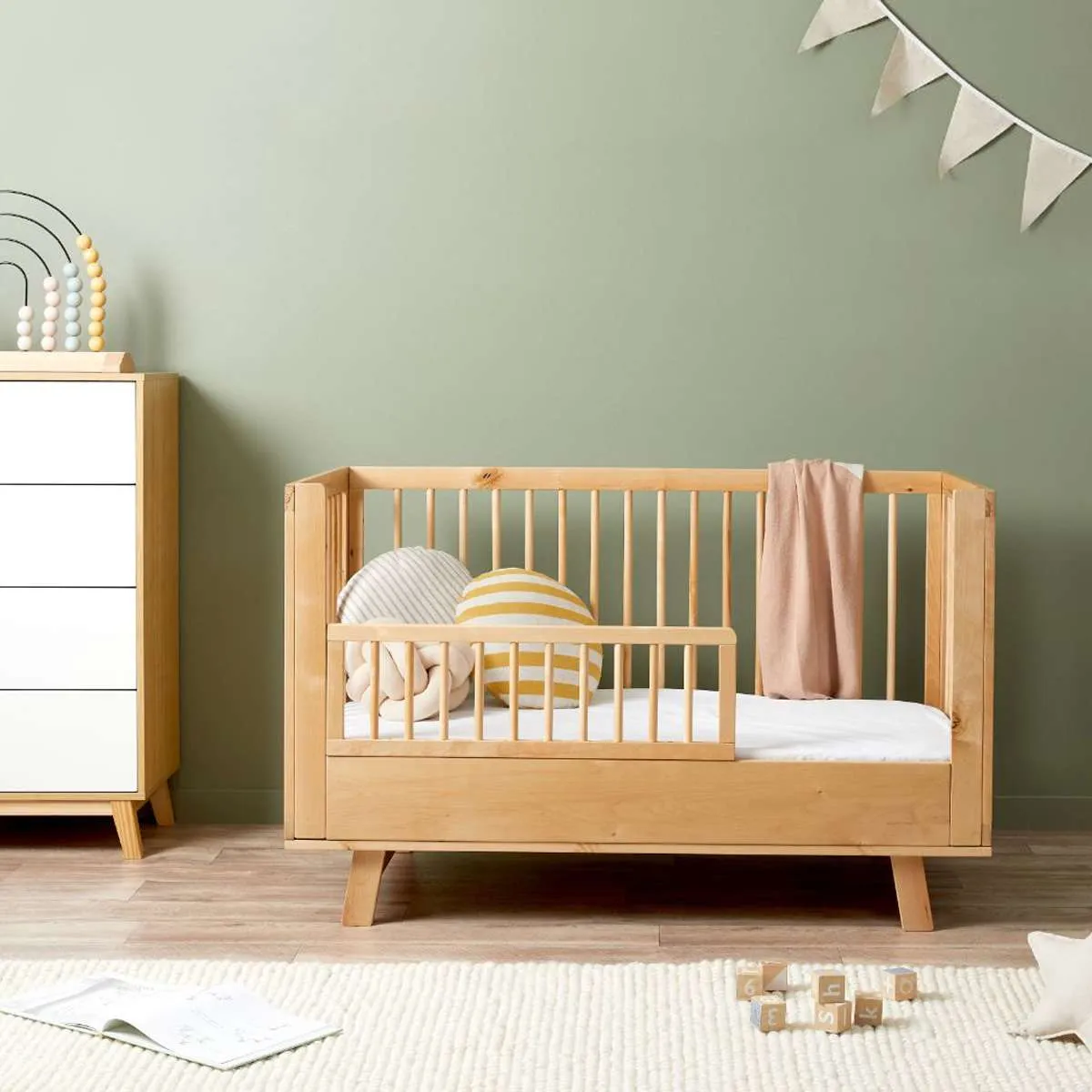 Aspen Natural 3-in-1 Cot Conversion Bundle Mocka