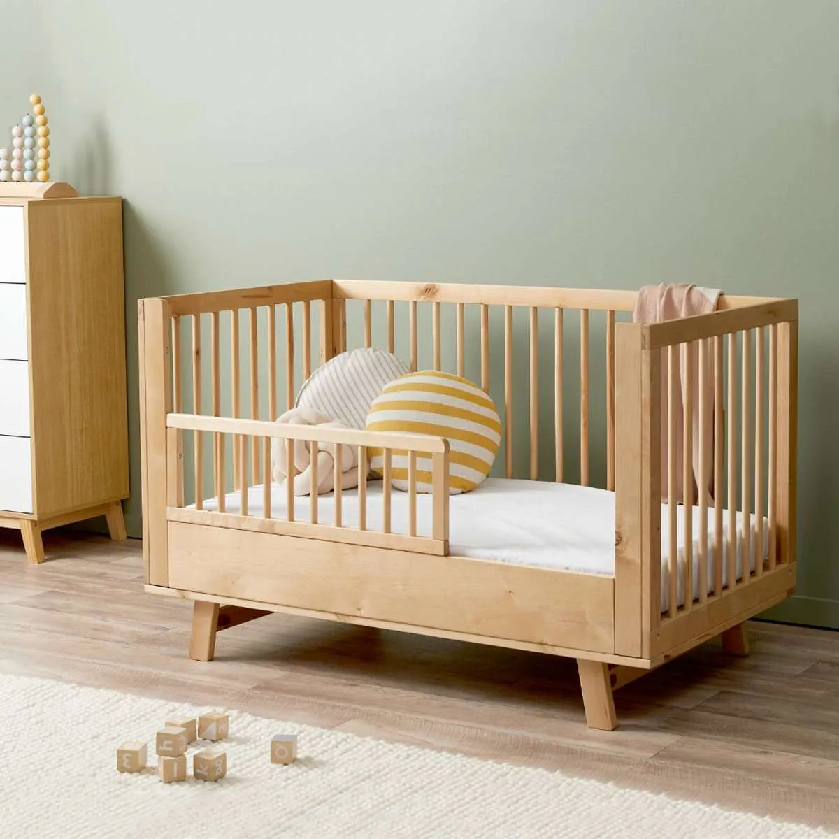 Aspen Natural 3-in-1 Cot Conversion Bundle Mocka