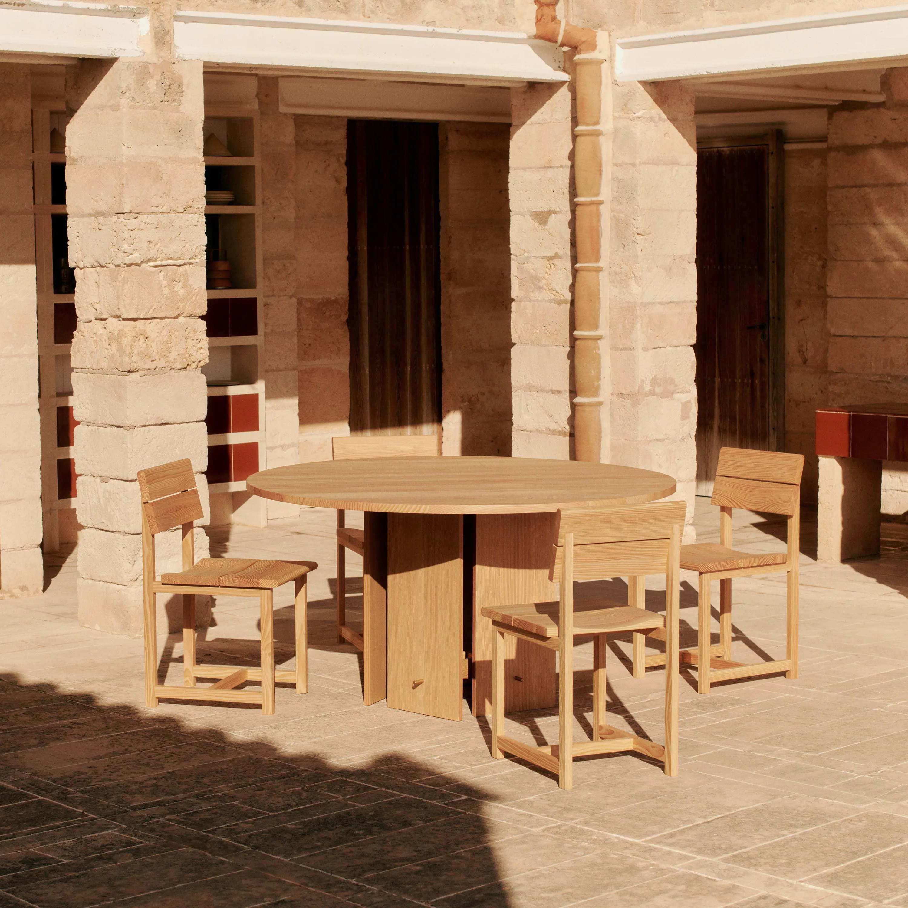 Aukko Outdoor Dining Table