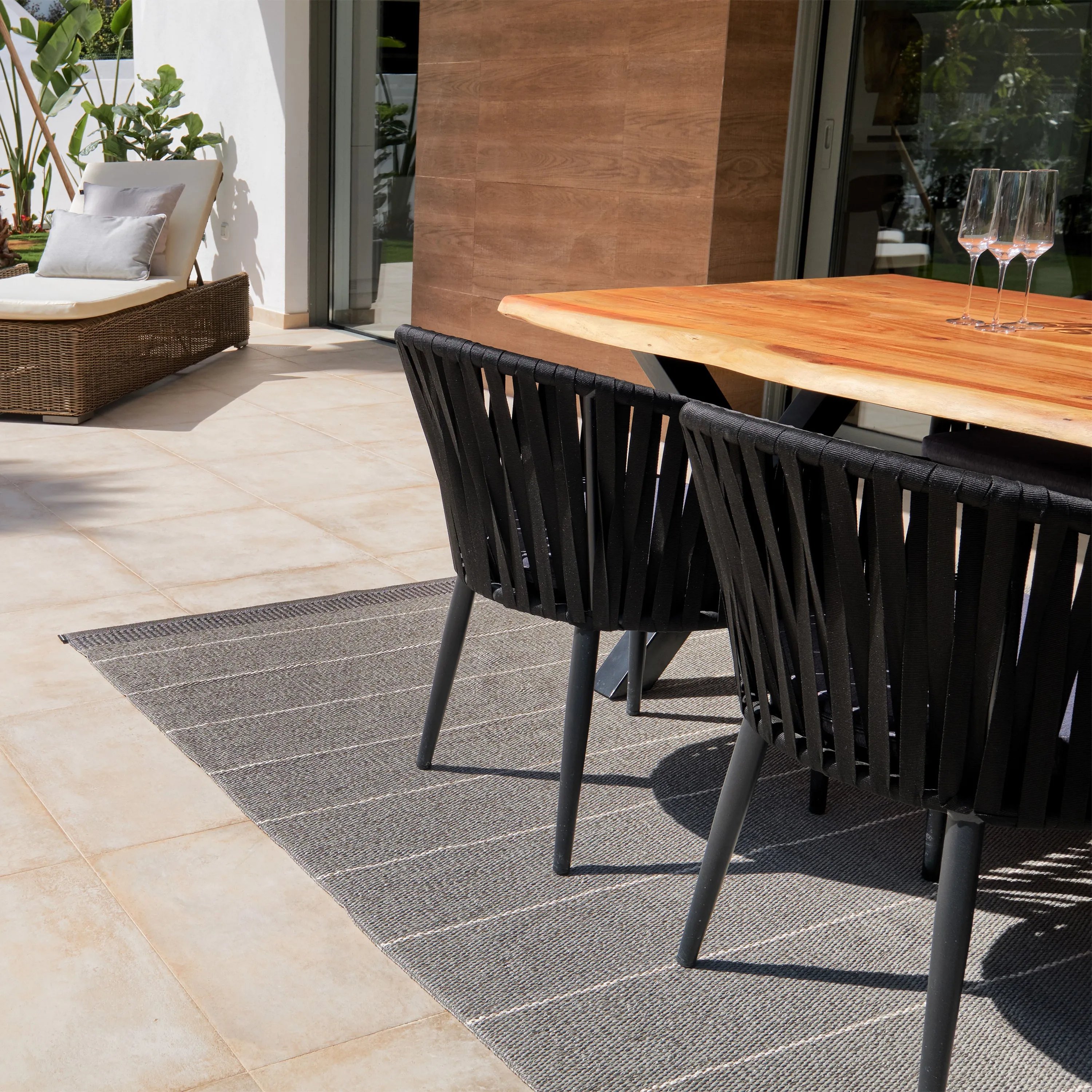 Belle Indoor/Outdoor Rug