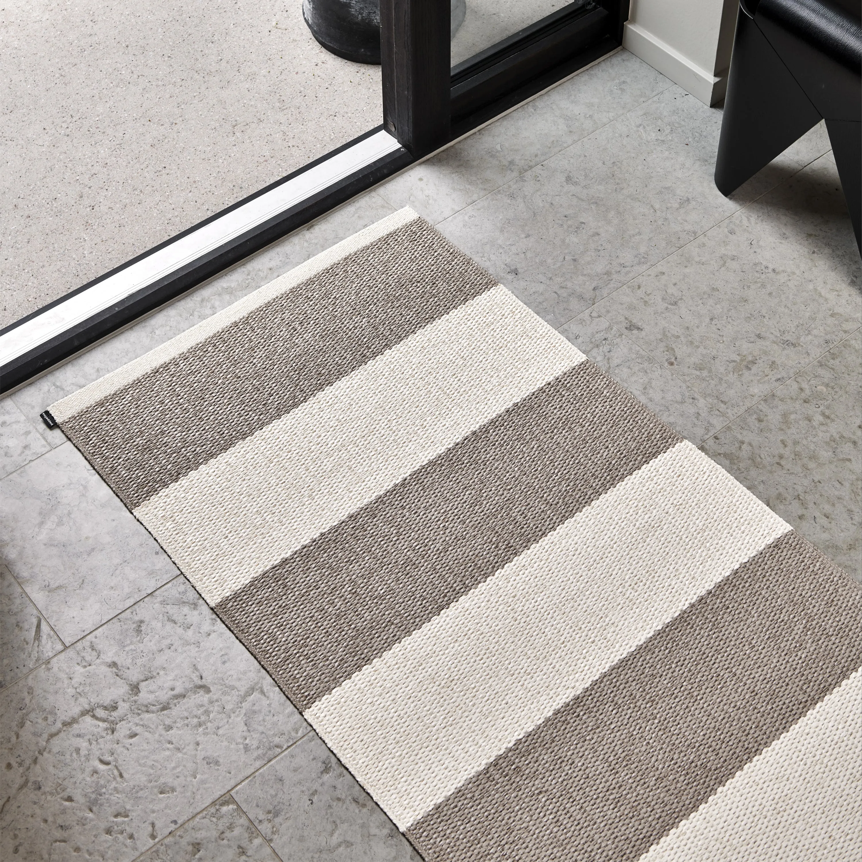 Bob Indoor/Outdoor Runner
