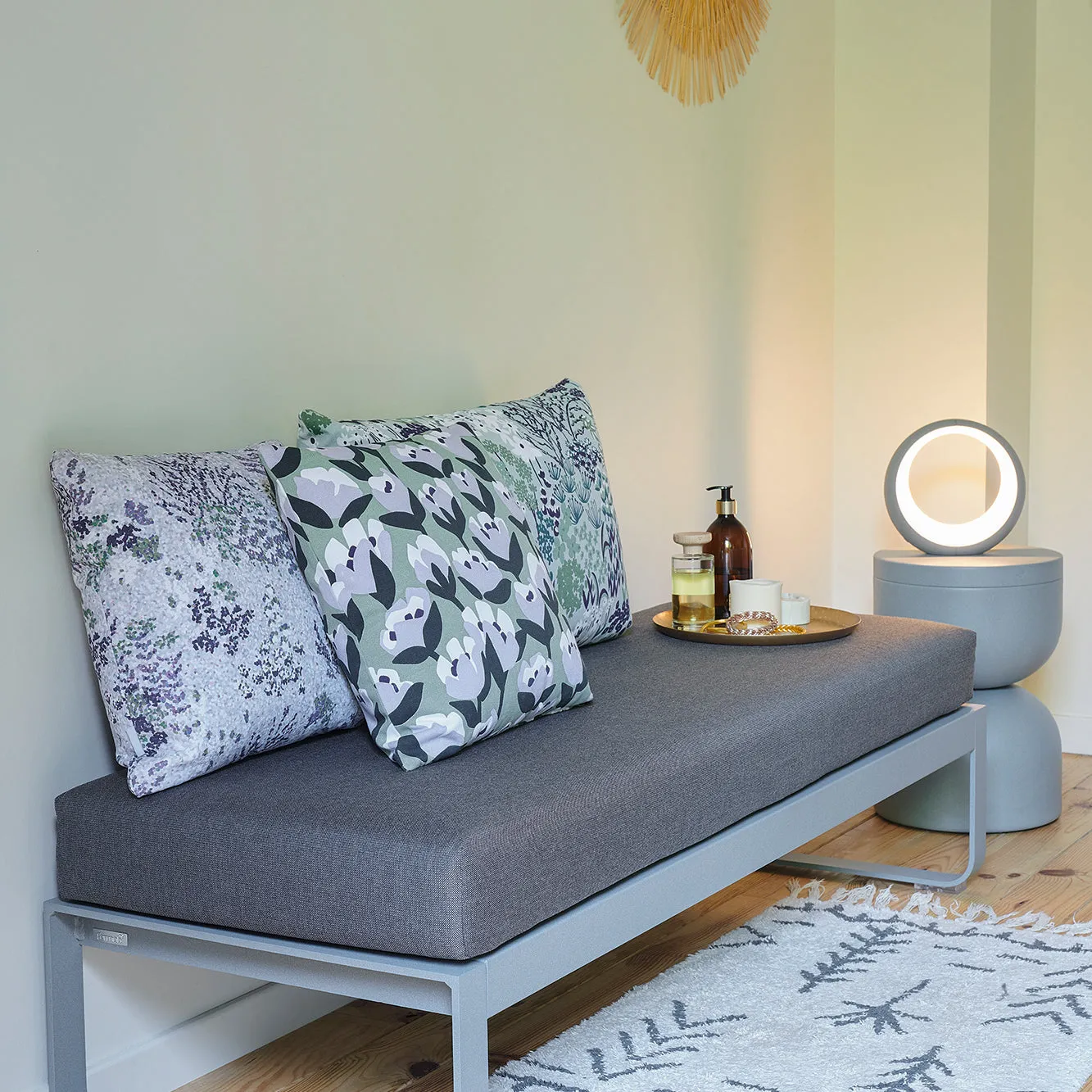 Bouquet Sauvage Pixels Outdoor Pillow