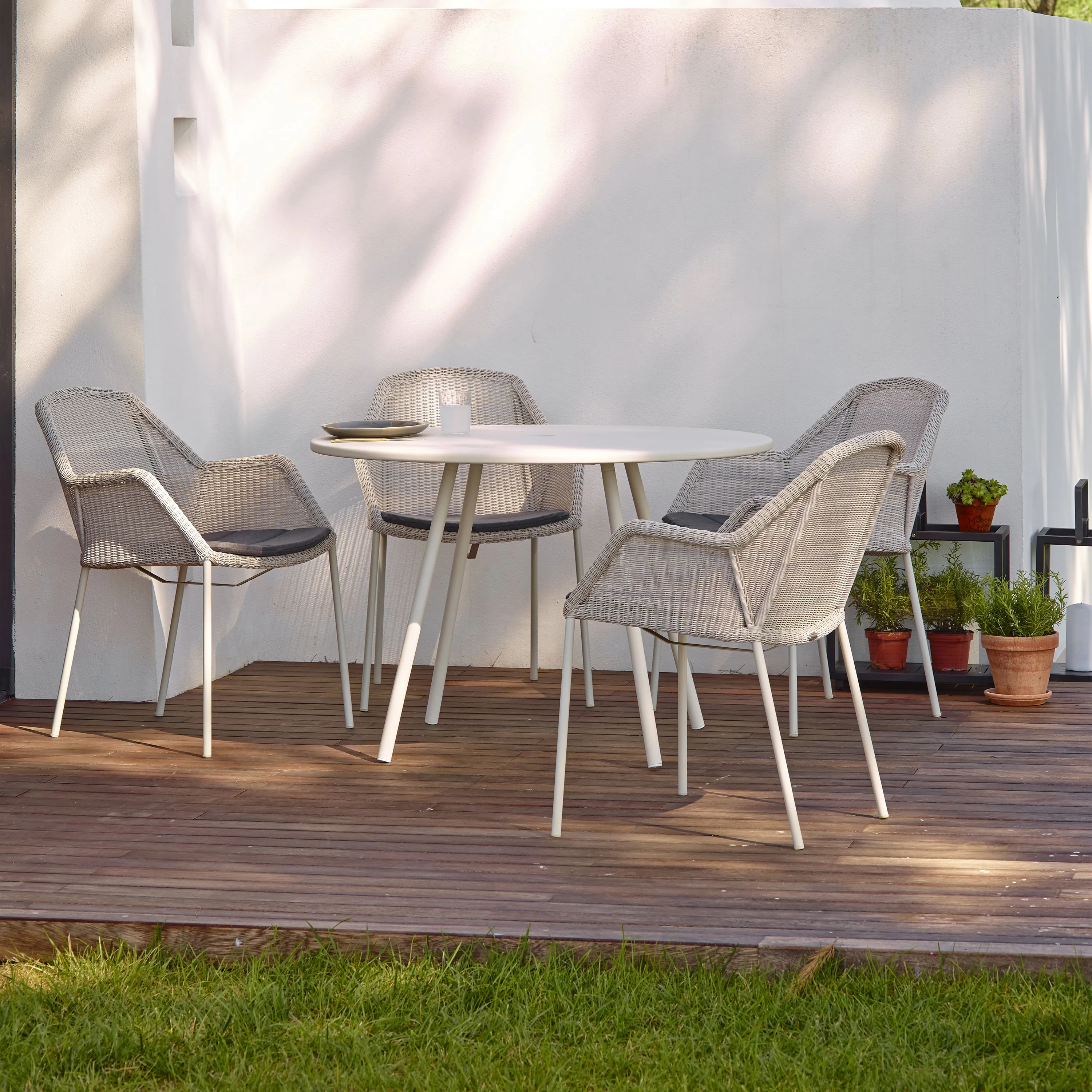 Breeze Outdoor Stackable Armchair