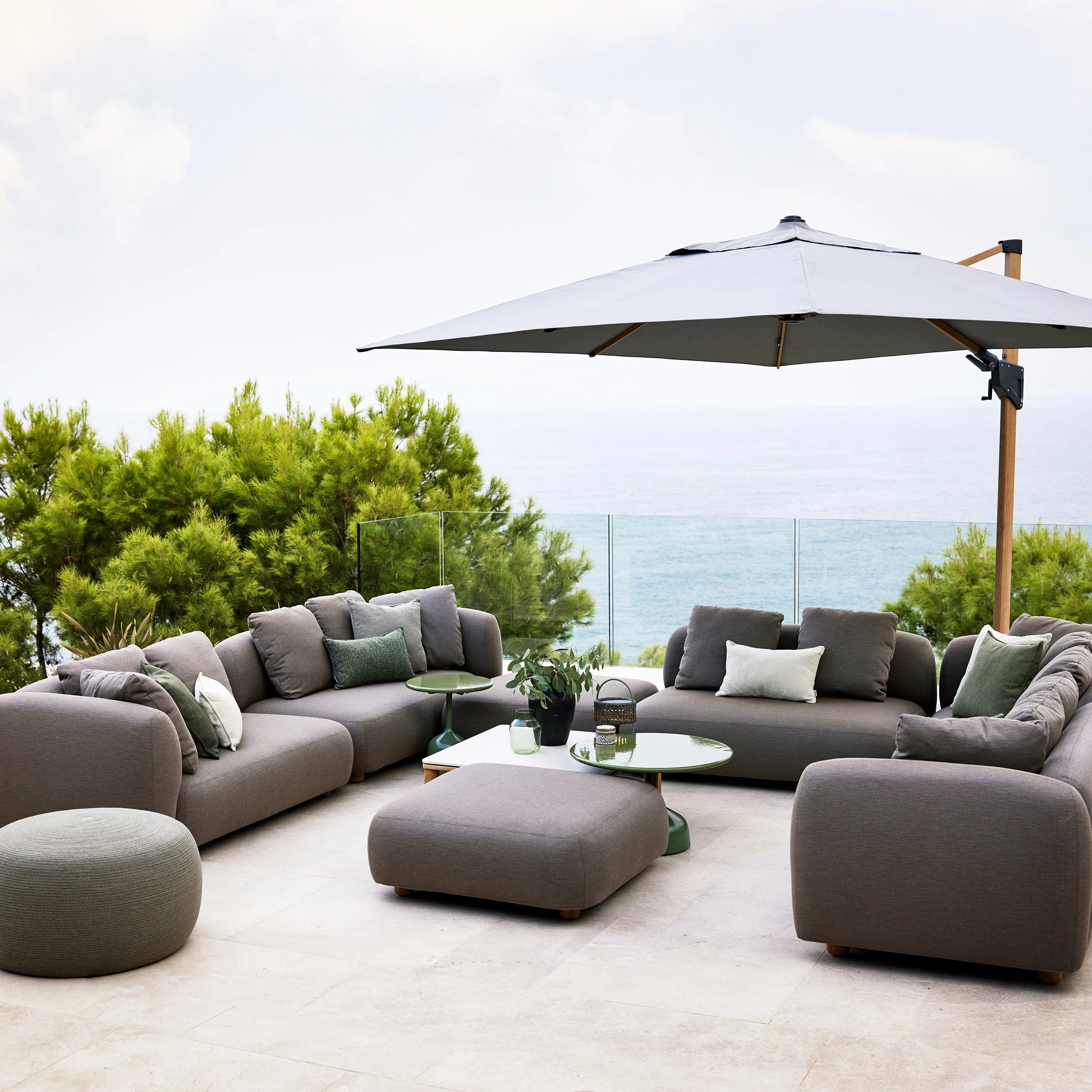 Capture Outdoor Pouf/Ottoman