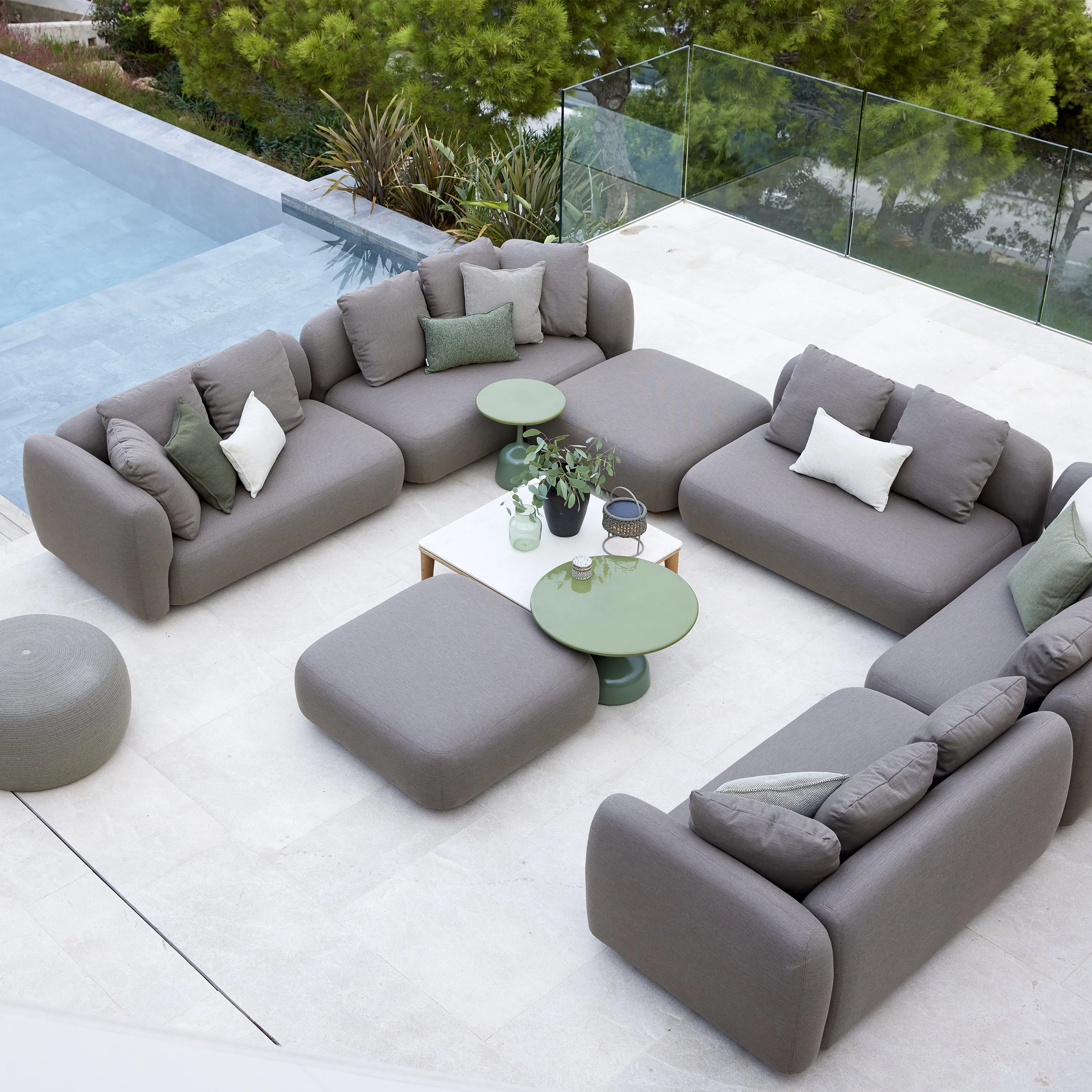 Capture Outdoor Pouf/Ottoman