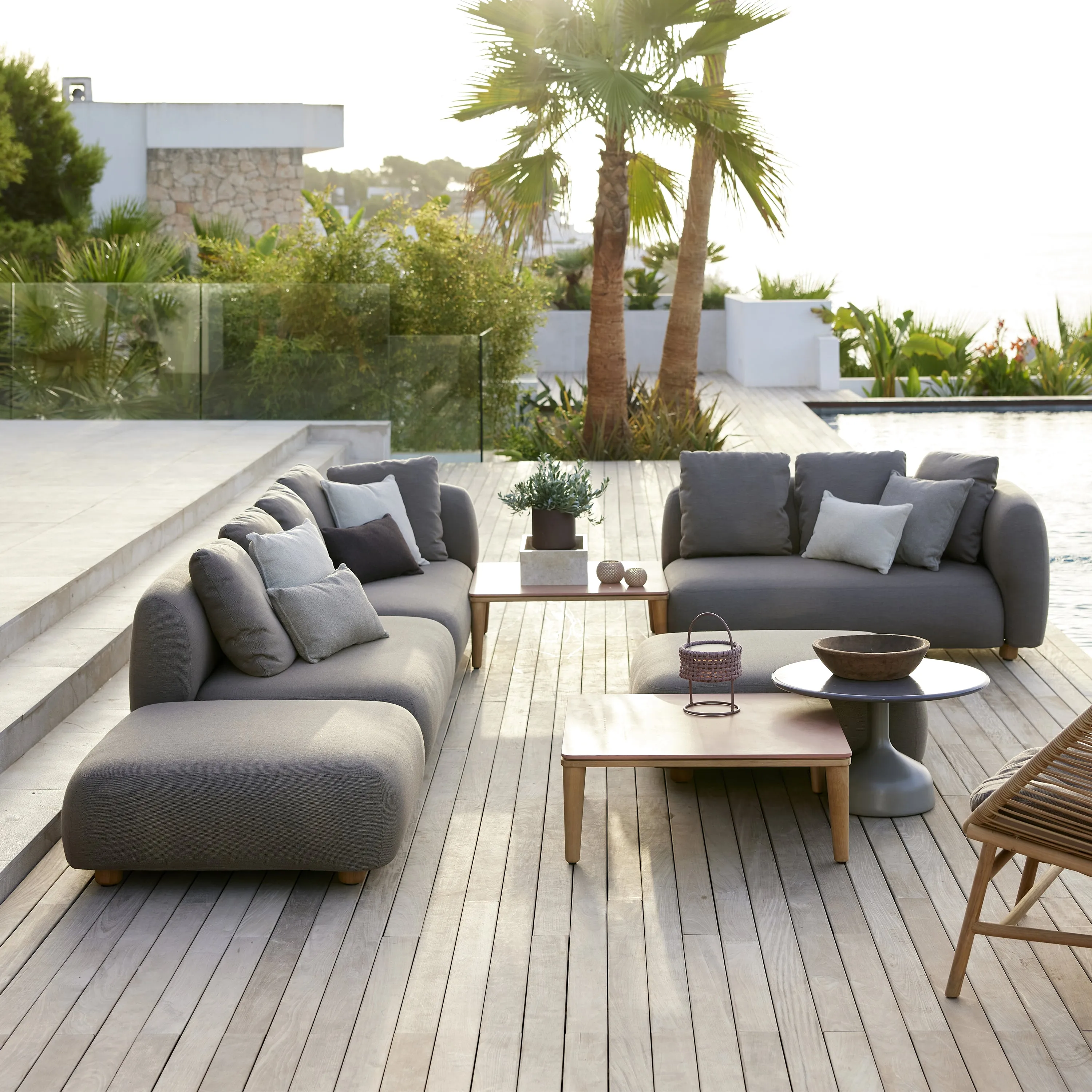 Capture Outdoor Pouf/Ottoman