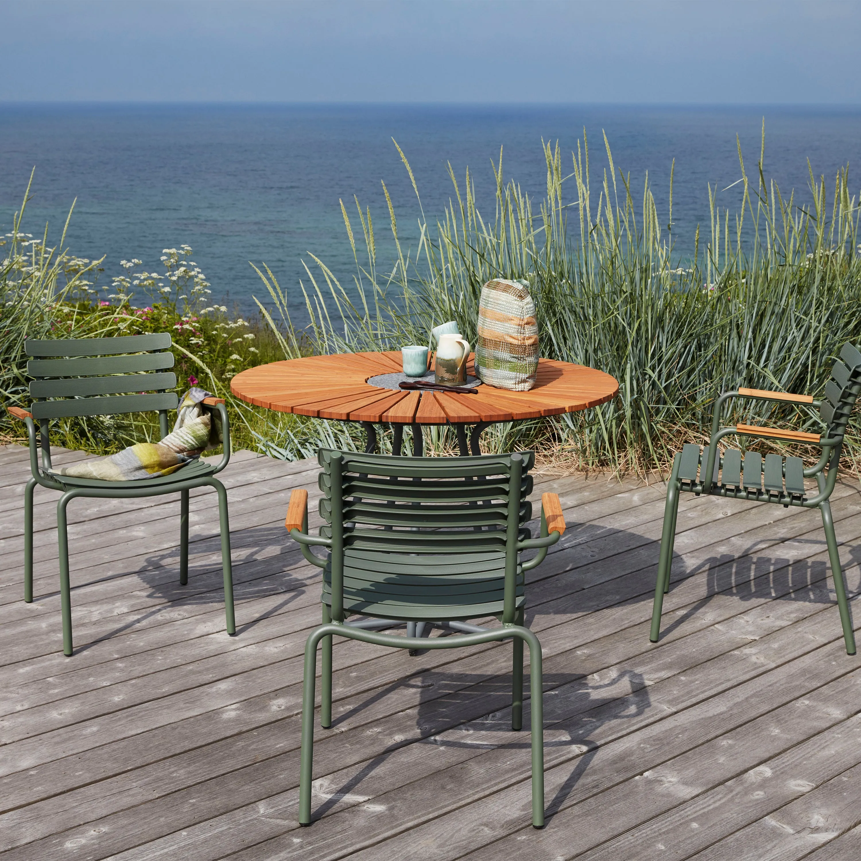 Circle Outdoor Dining Table