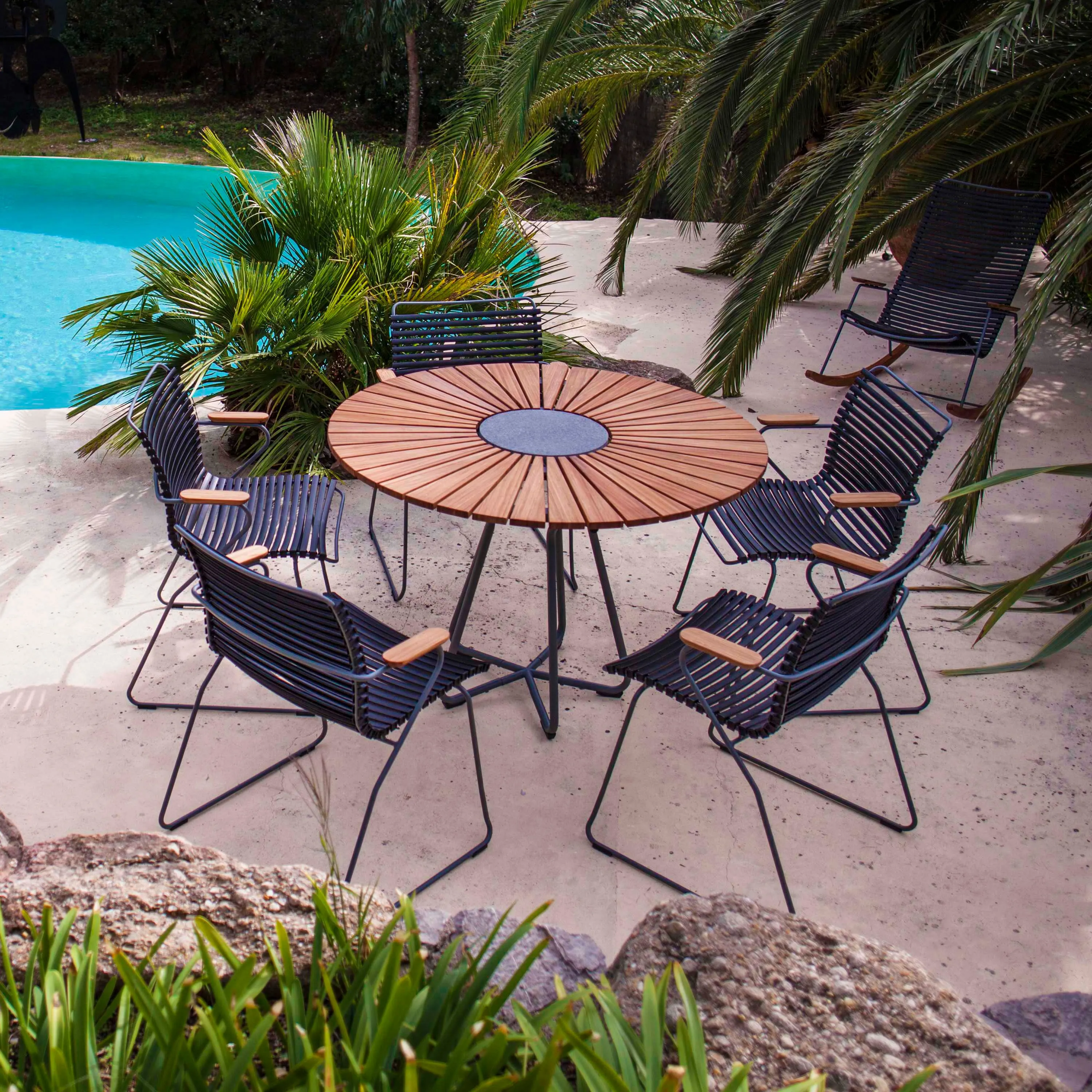 Circle Outdoor Dining Table