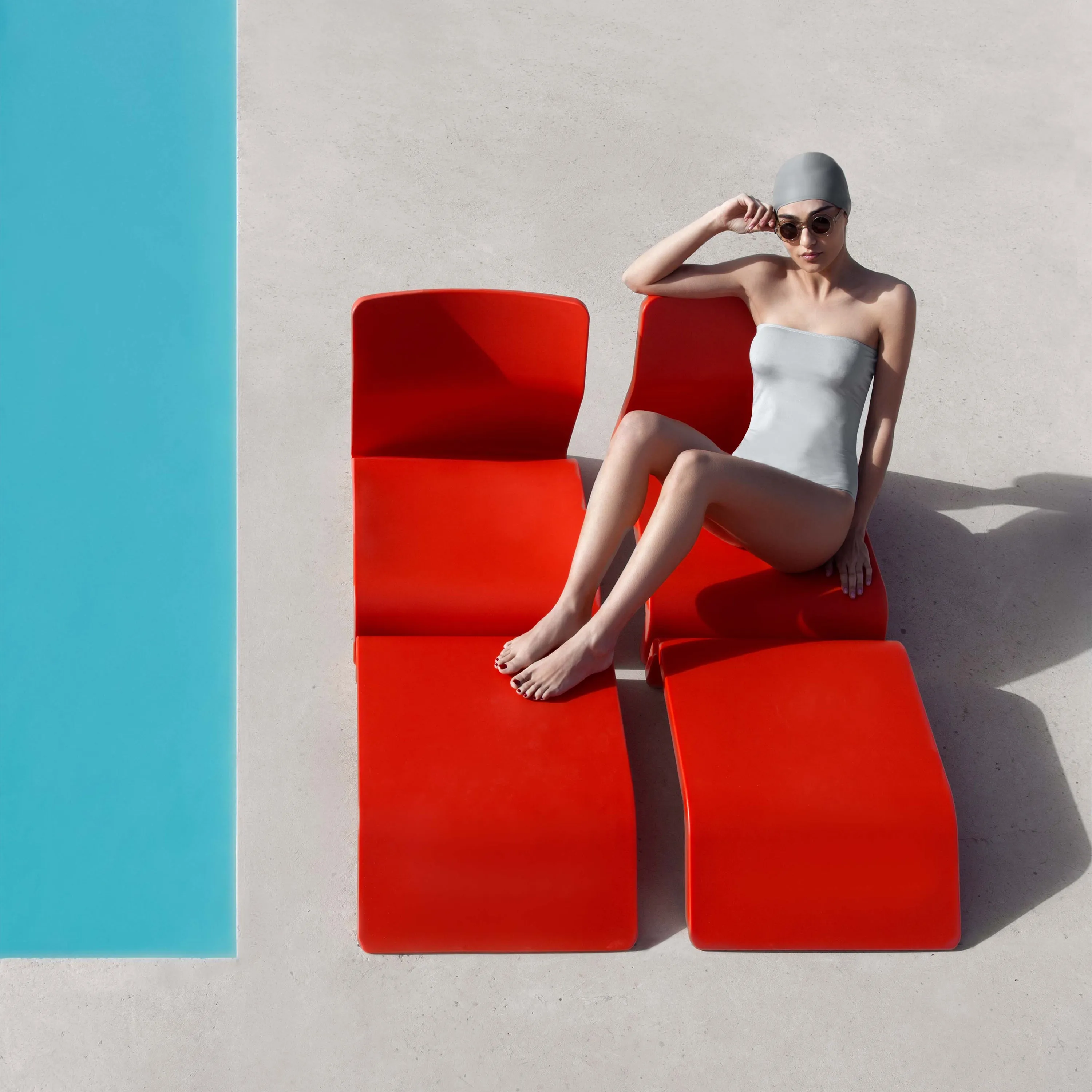 Clip Club Chair