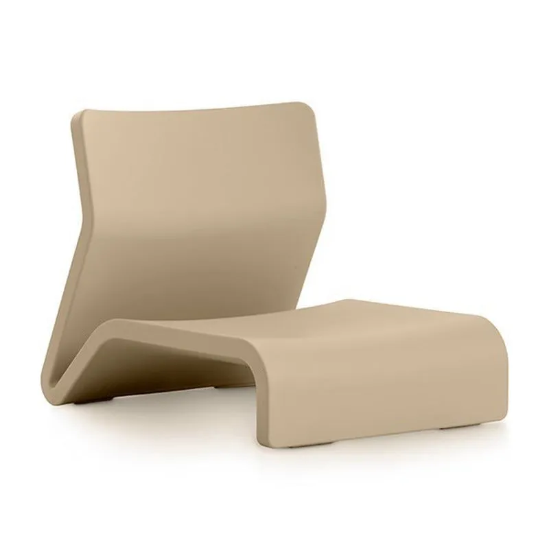 Clip Club Chair