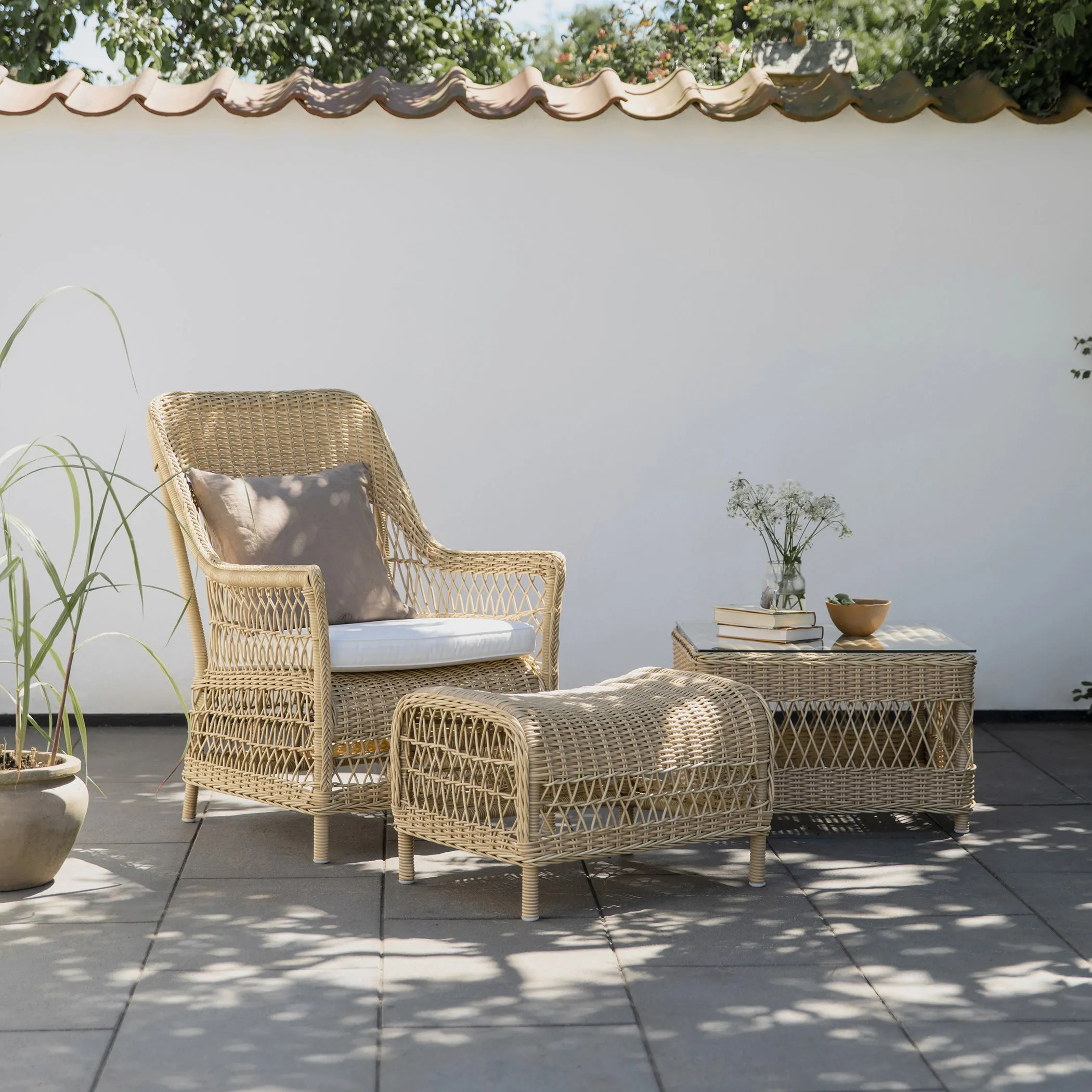 Dawn Outdoor Foot Stool