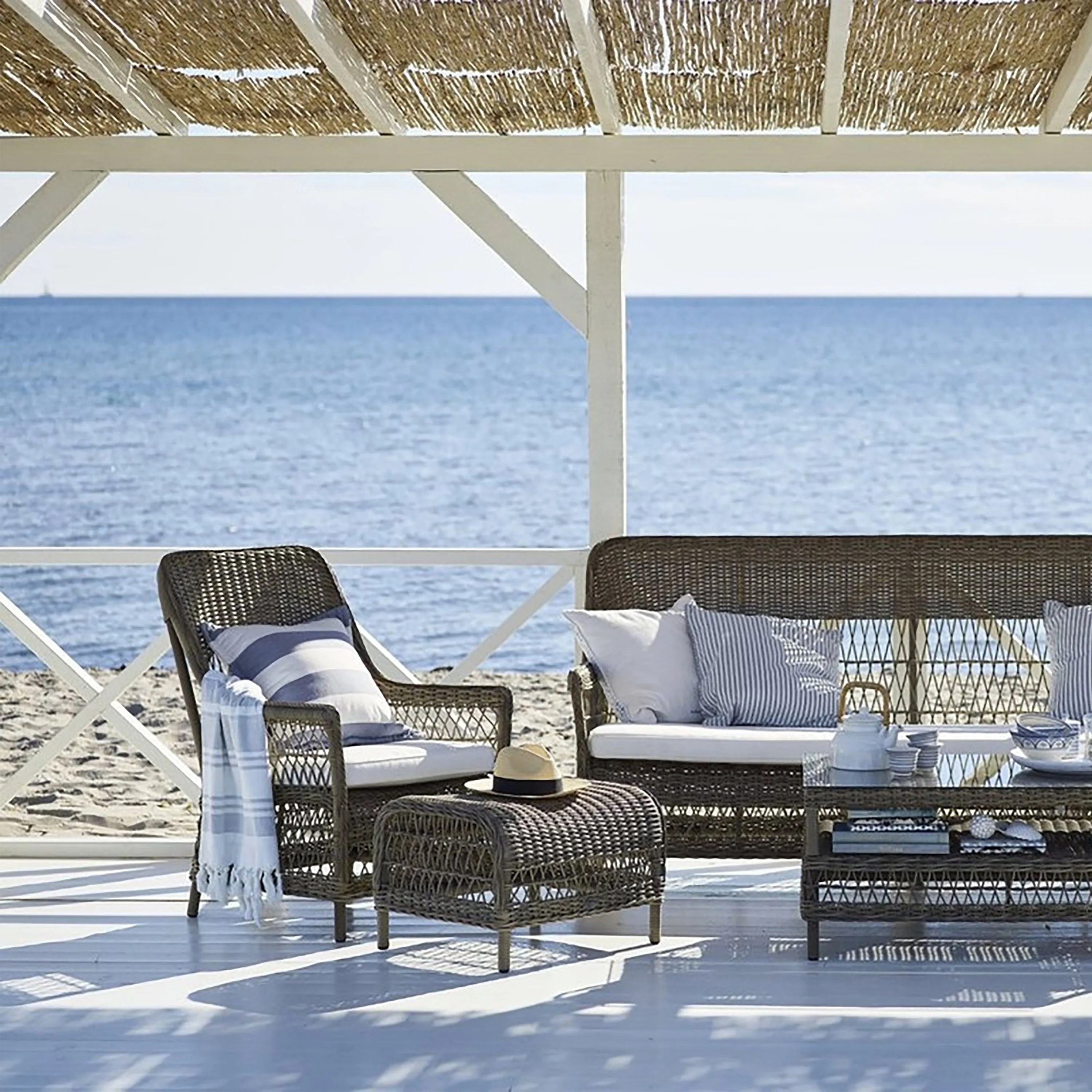 Dawn Outdoor Lounge Chair