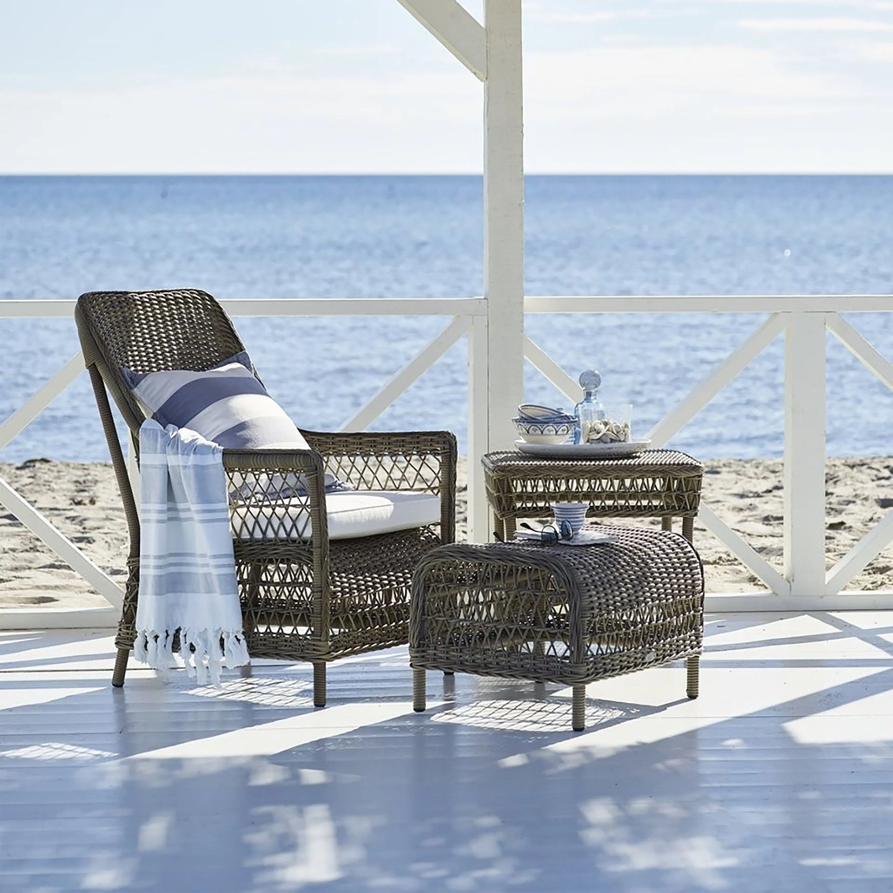 Dawn Outdoor Lounge Chair