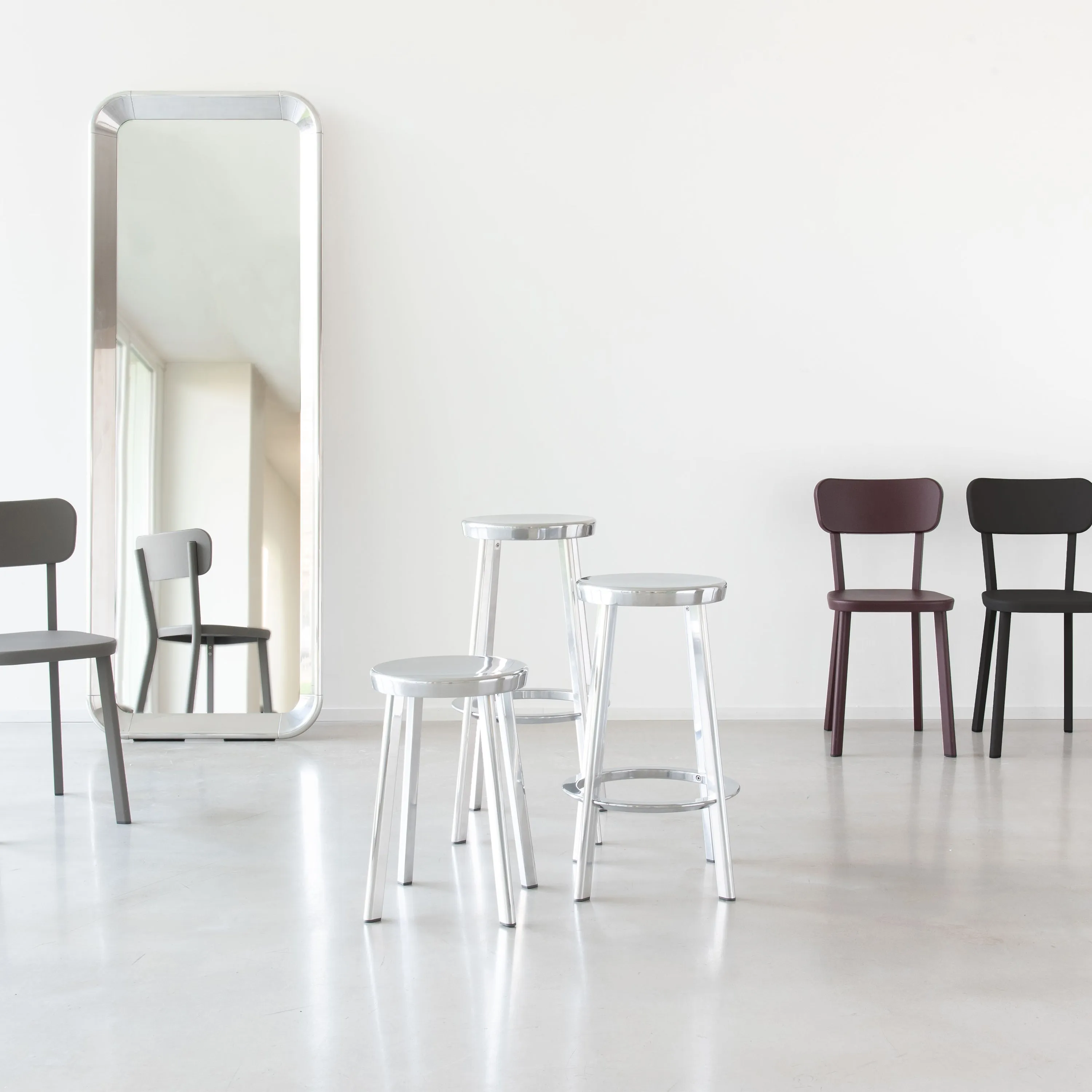 Deja-vu Outdoor Stool
