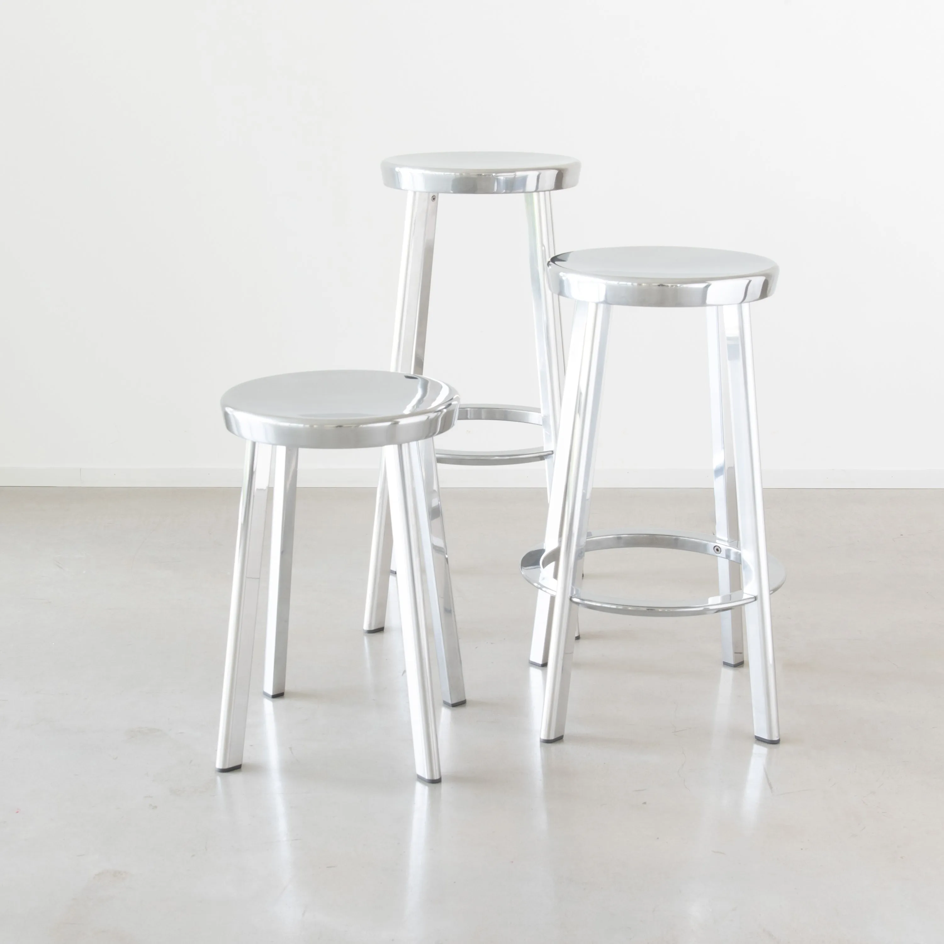 Deja-vu Outdoor Stool