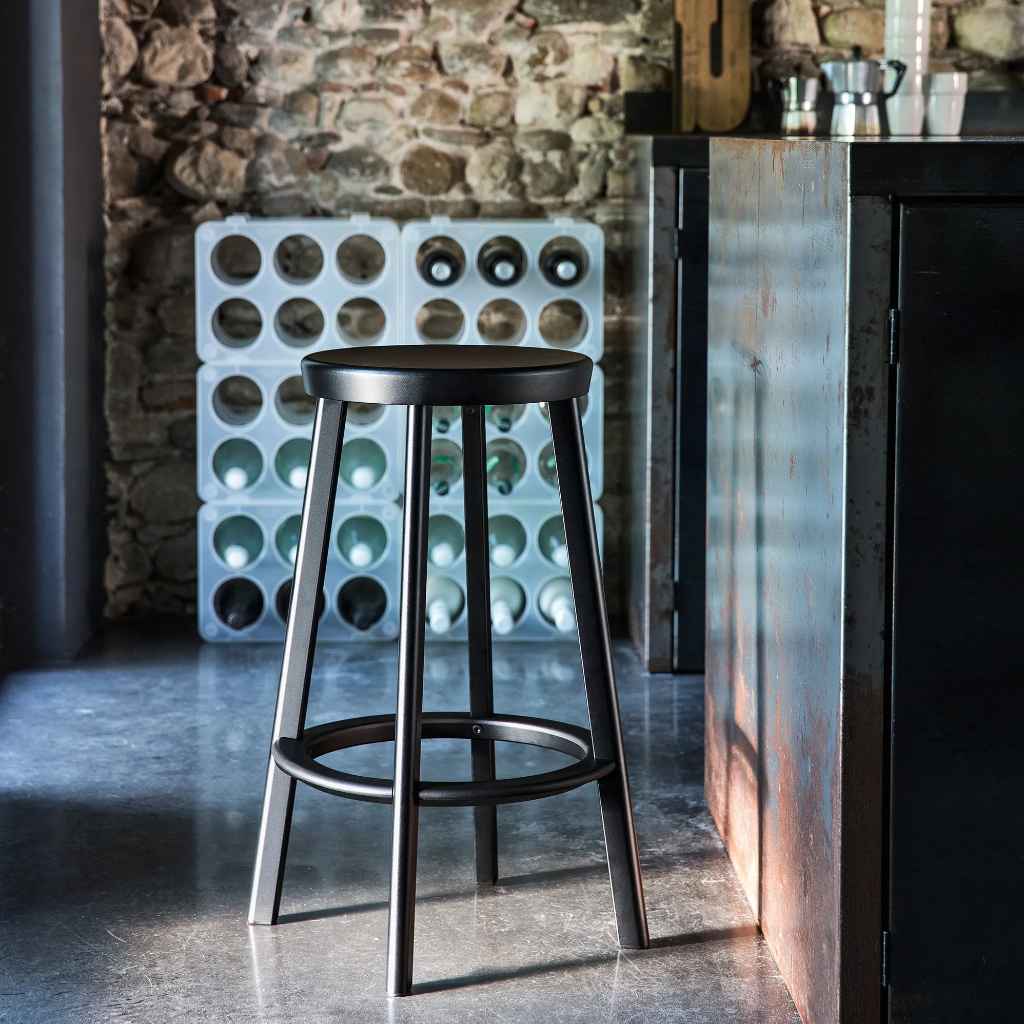 Deja-vu Outdoor Stool