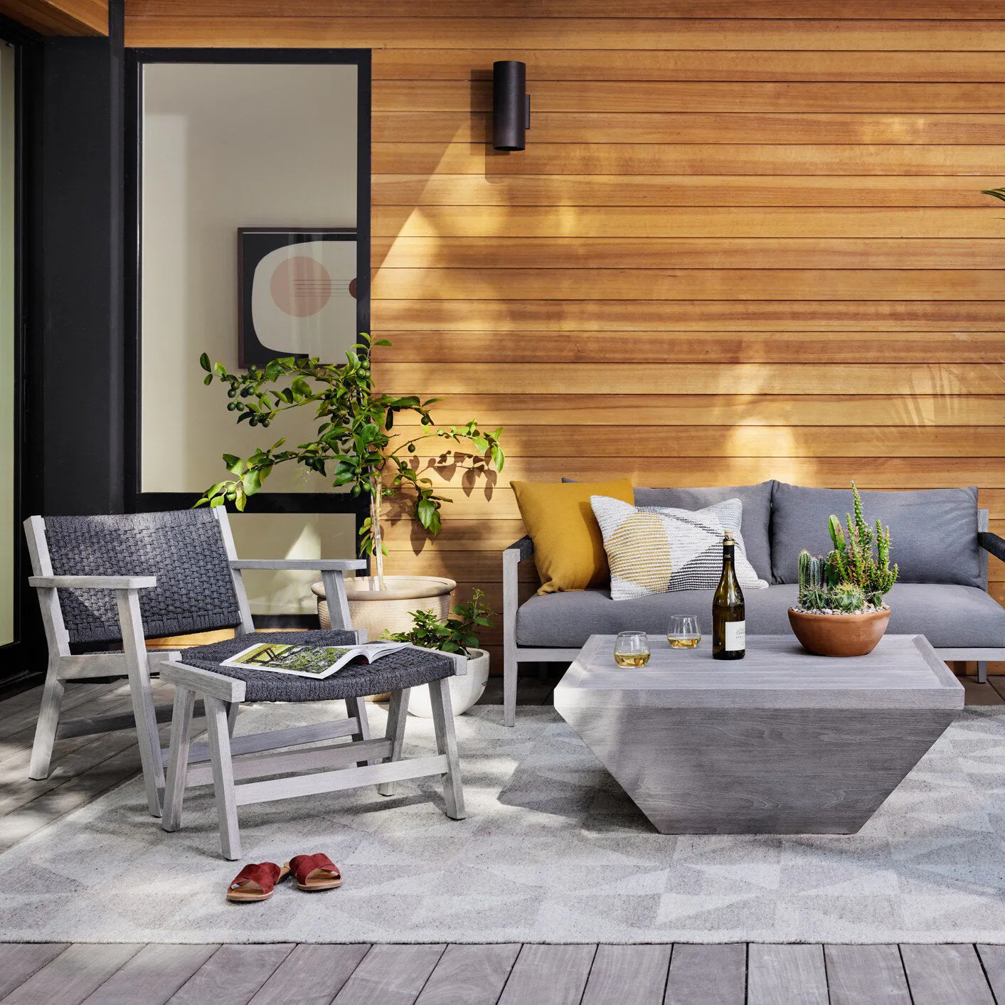 Delano Outdoor Lounge Chair