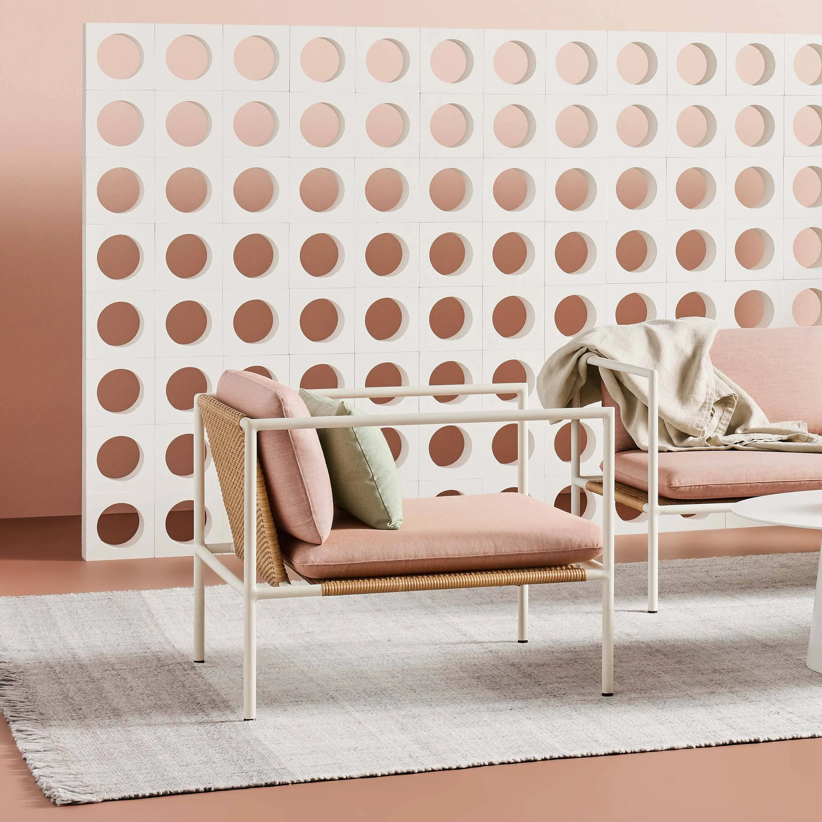 Dog Days Outdoor Lounge Chair