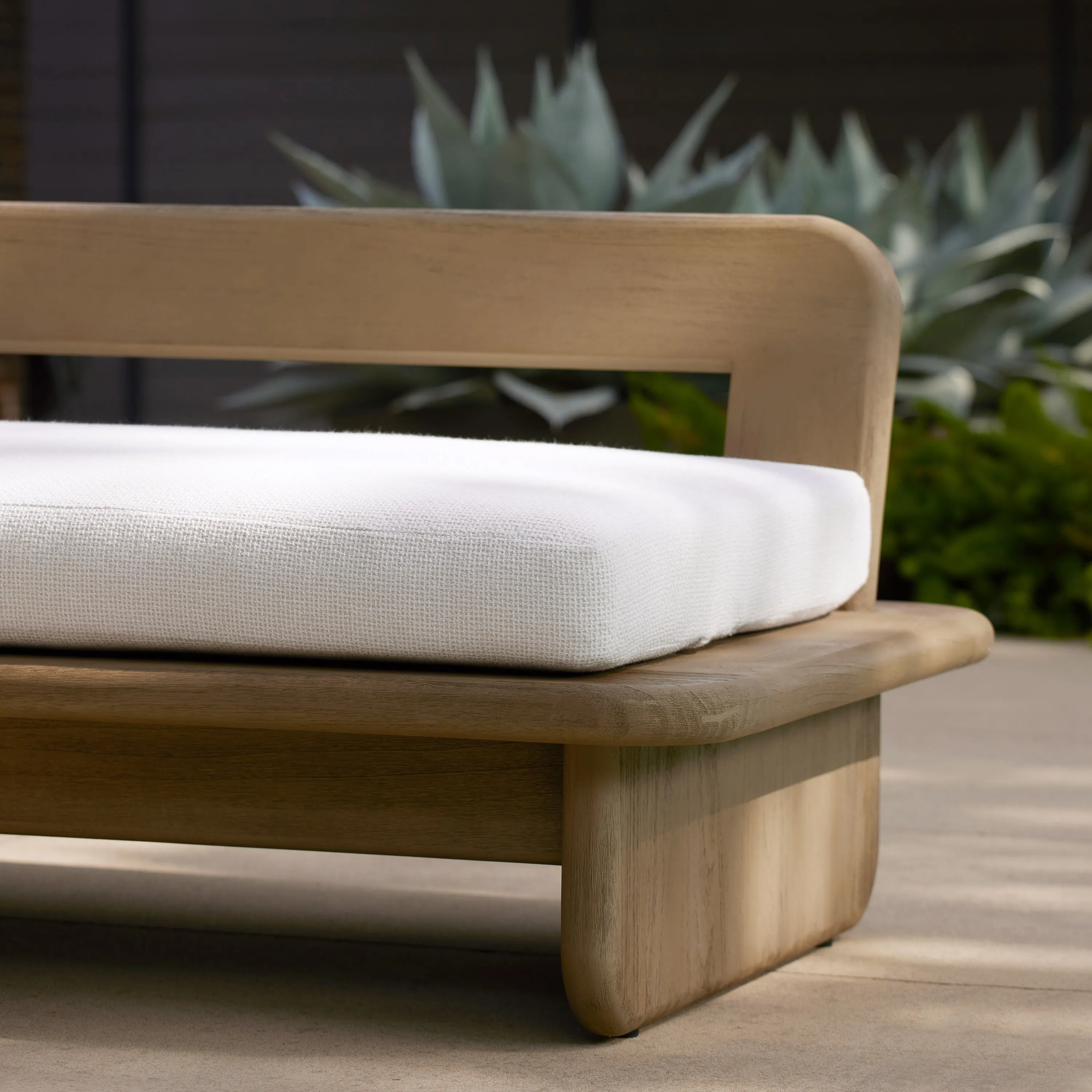 Fargo Outdoor Settee