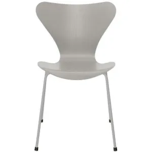 Fritz Hansen Series 7™ Chair Colored Ash Nine Grey Bowl, Nine Grey Base