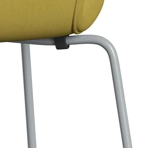 Fritz Hansen Series 7™ Chair Full Upholstery, Silver Grey/Comfort Sand Light (C01049)