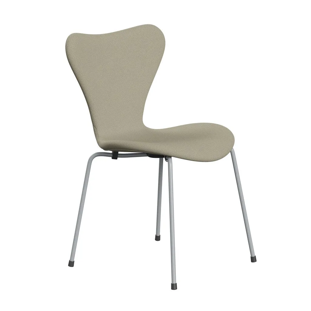 Fritz Hansen Series 7™ Chair Full Upholstery, Silver Grey/Diablo Sand