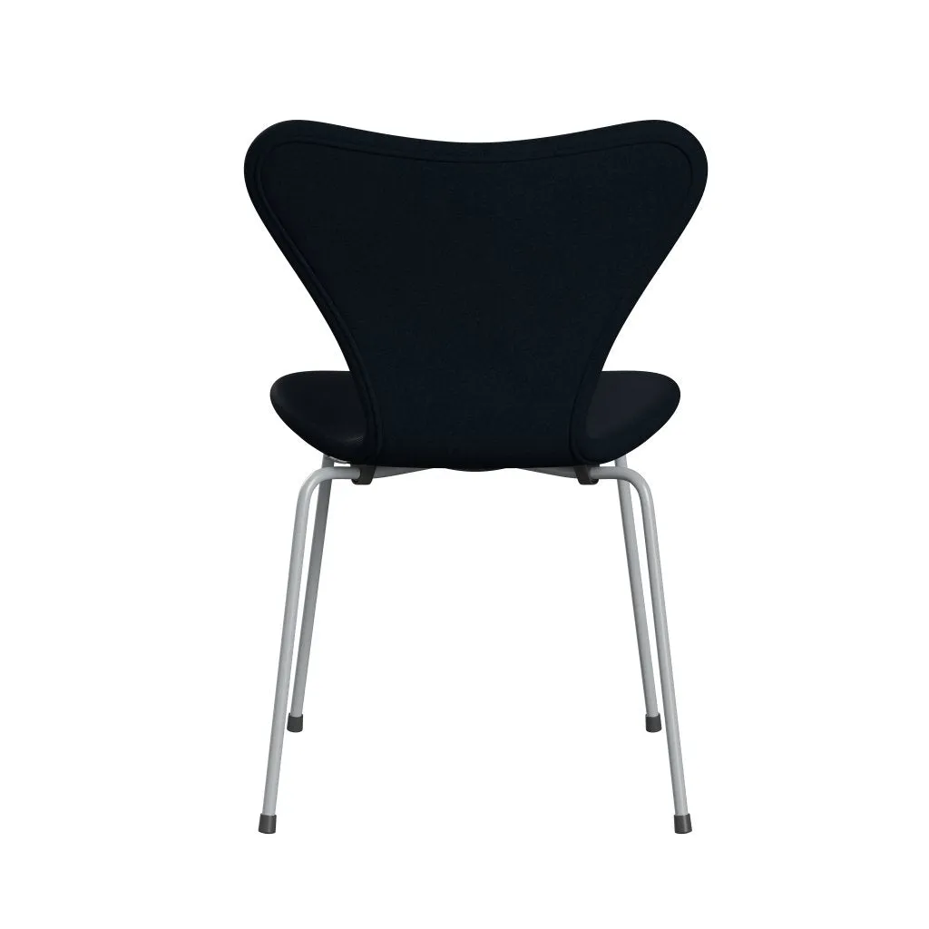 Fritz Hansen Series 7™ Chair Full Upholstery, Silver Grey/Divina Dark Blue