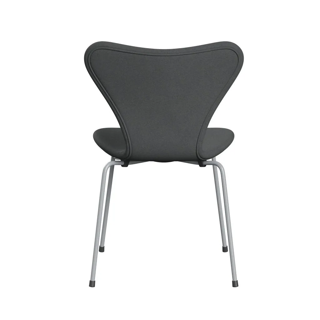 Fritz Hansen Series 7™ Chair Full Upholstery, Silver Grey/Divina Dark Grey