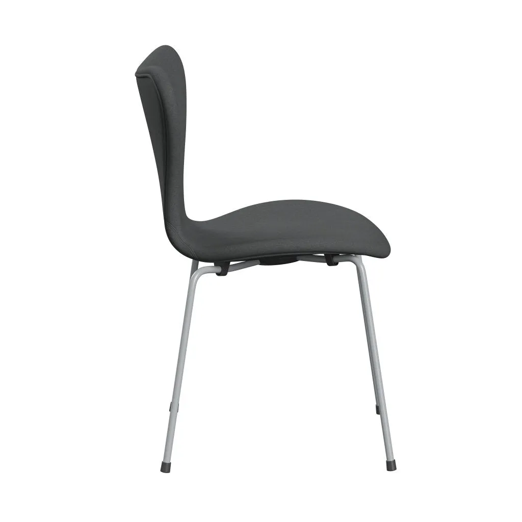 Fritz Hansen Series 7™ Chair Full Upholstery, Silver Grey/Divina Dark Grey