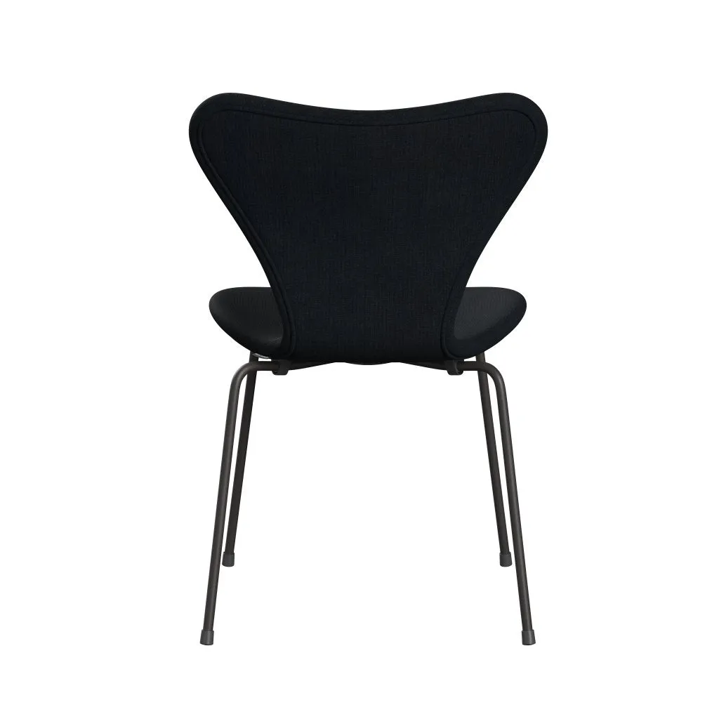Fritz Hansen Series 7™ Chair Full Upholstery, Warm Graphite/Remix Black (Rem996)