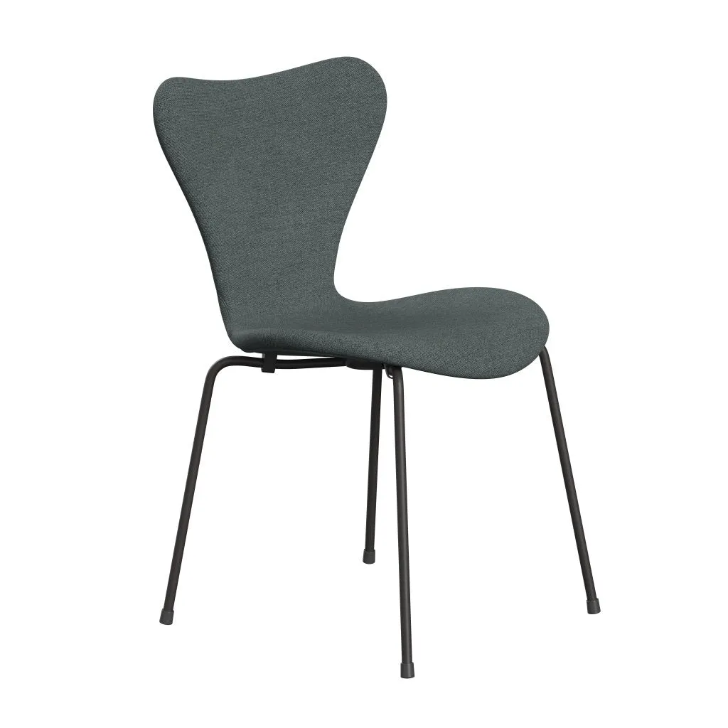 Fritz Hansen Series 7™ Chair Full Upholstery, Warm Graphite/Sunniva 2 Steel Grey