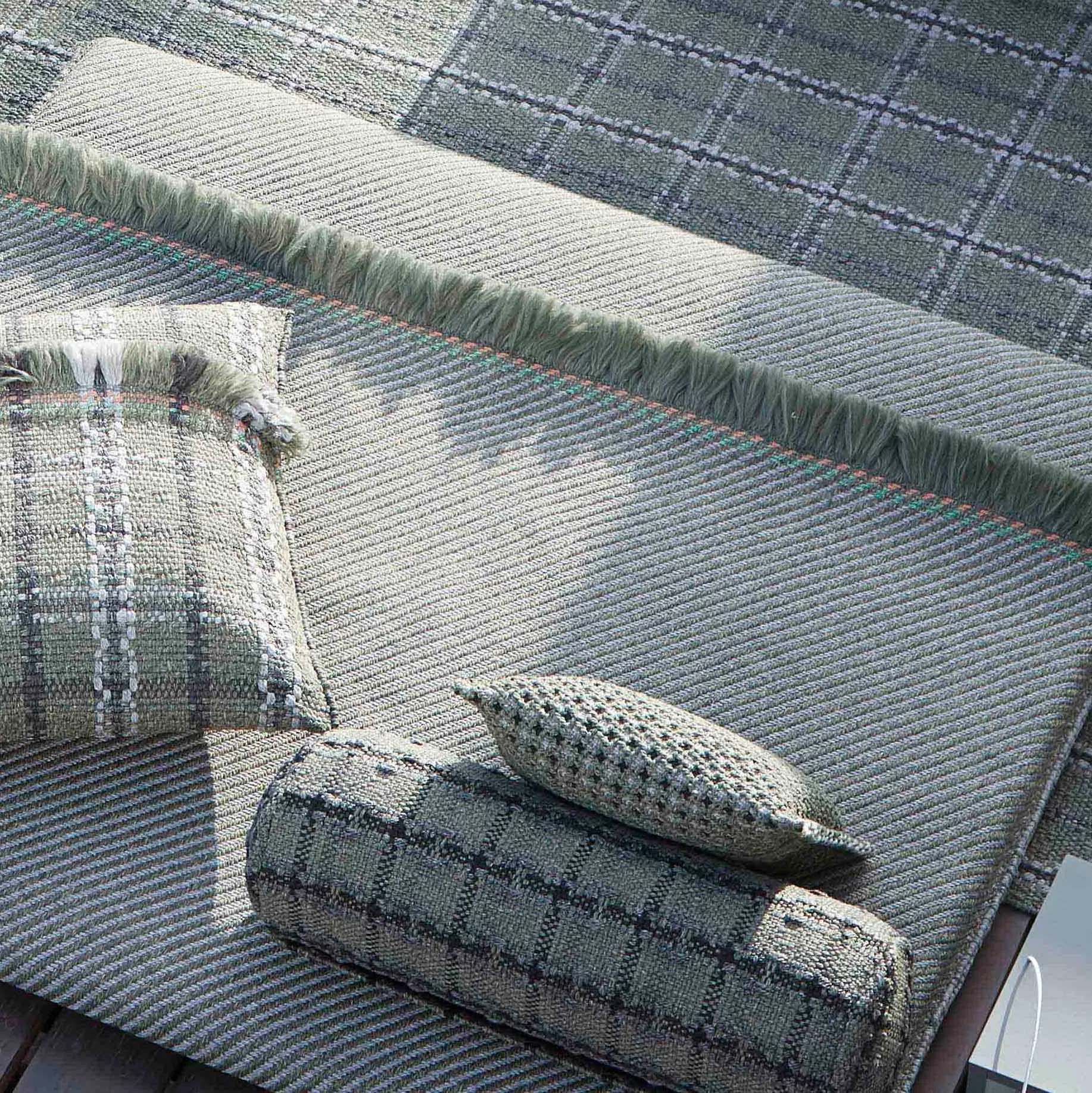 Garden Layers Small Outdoor Roll Checks