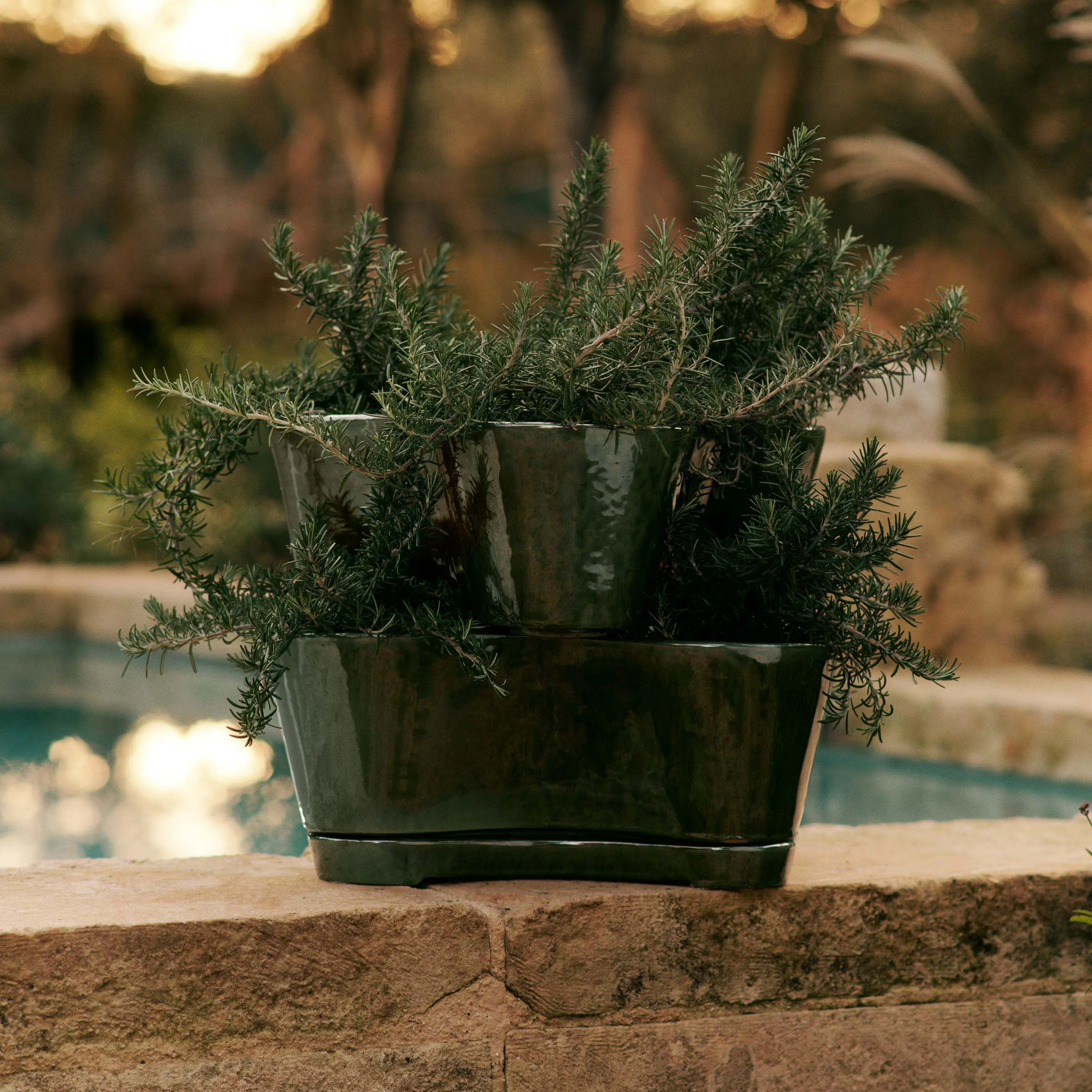 Gemi Stackable Outdoor Planter (Set of 2)