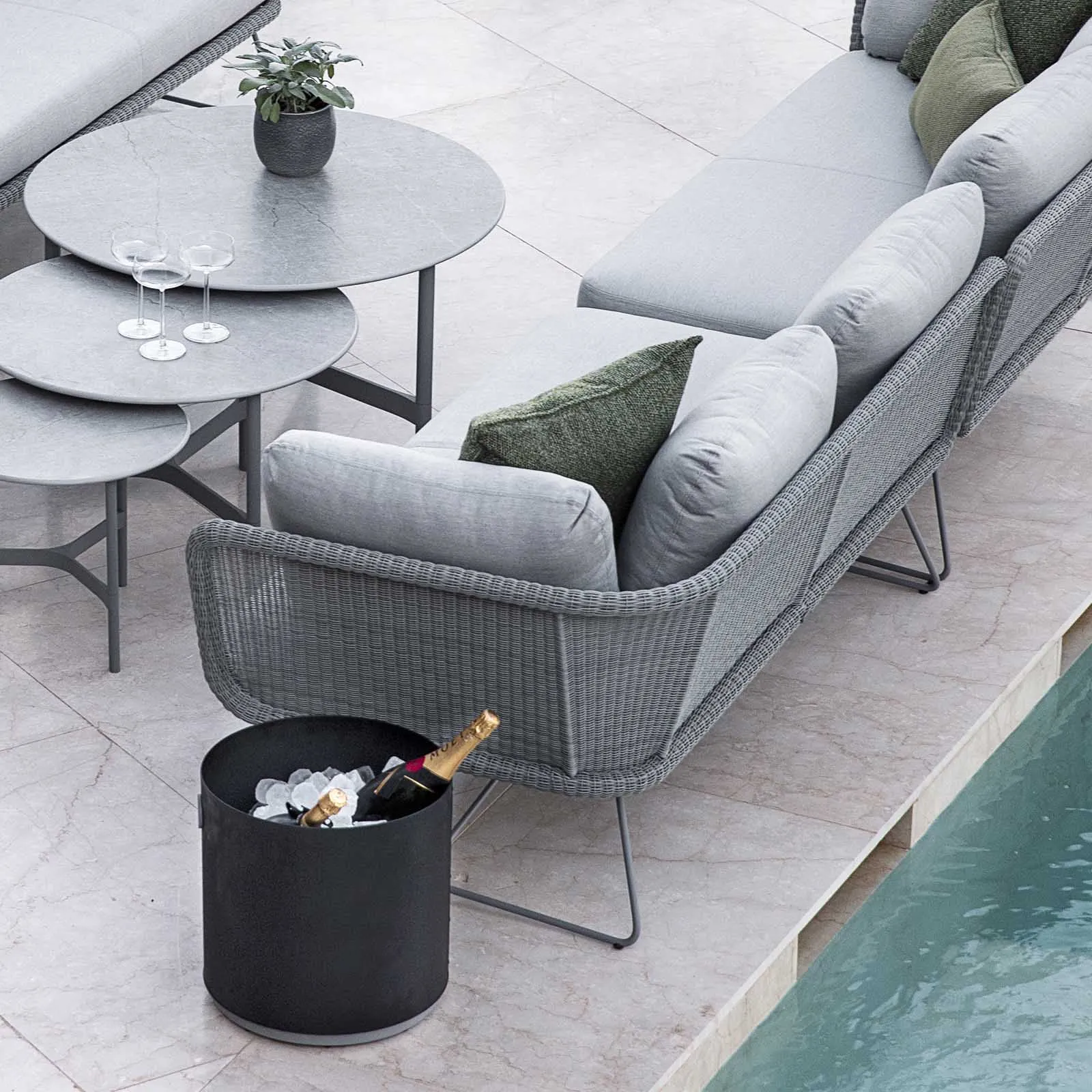 Grow Outdoor Round Planter