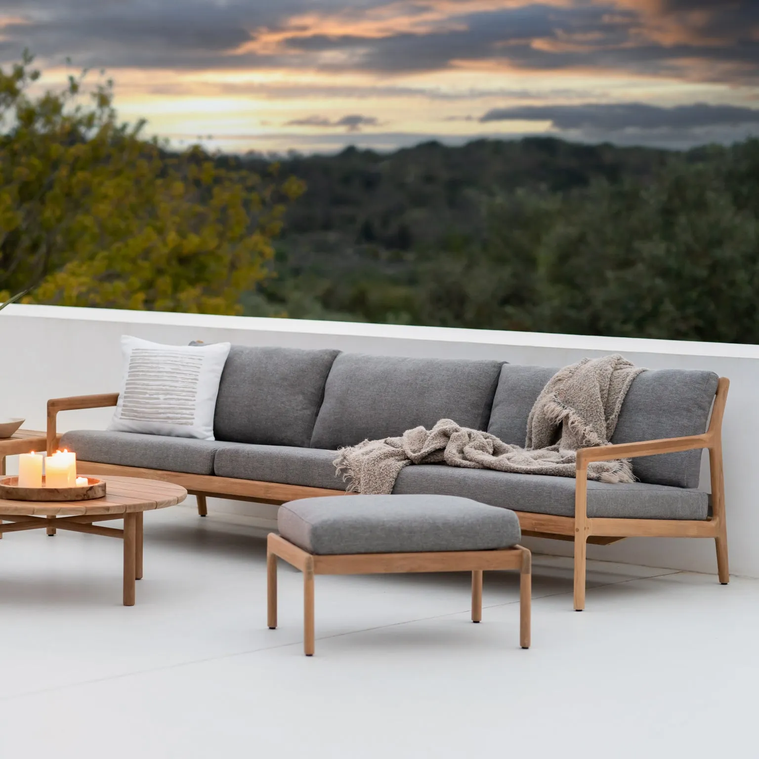 Jack Outdoor Footstool