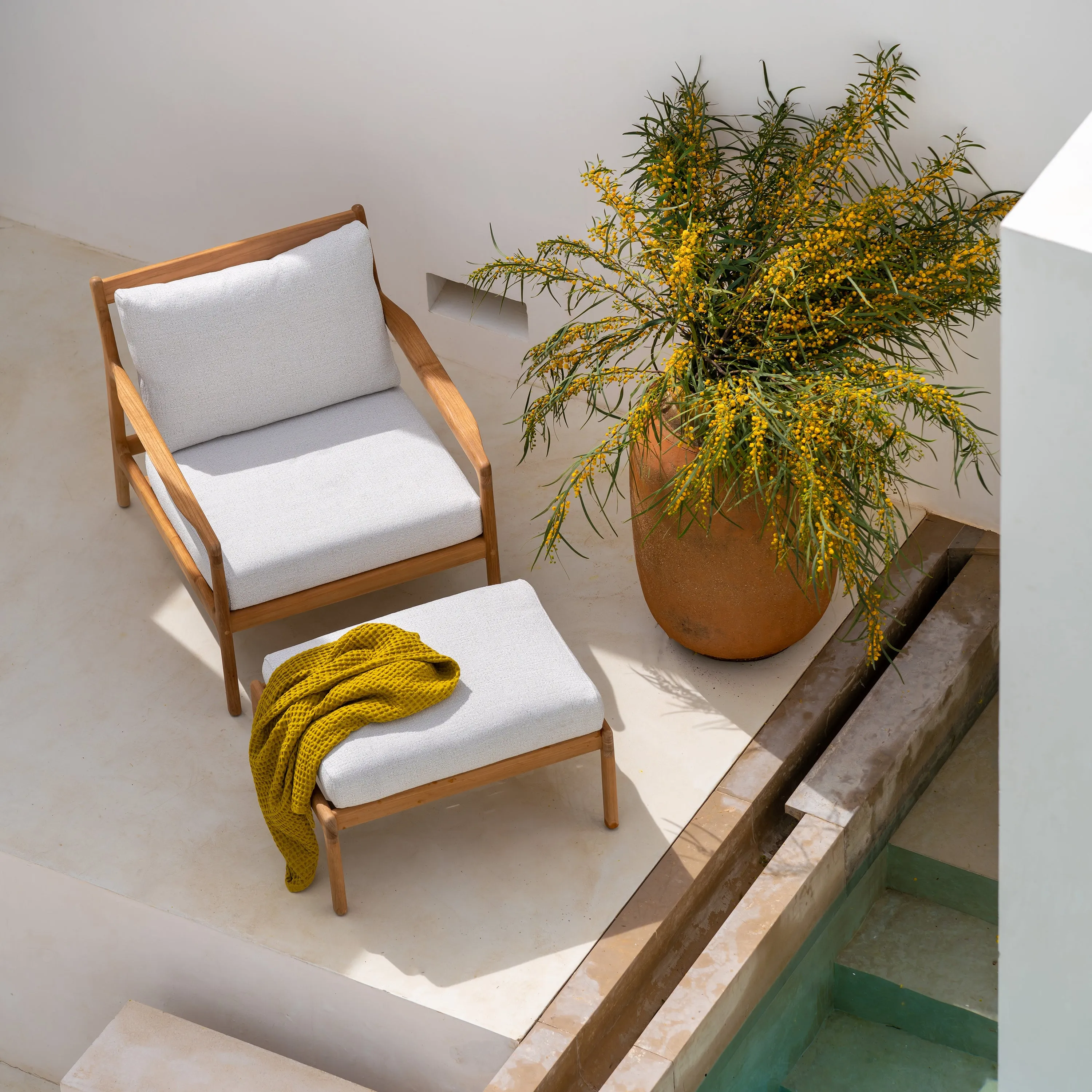 Jack Outdoor Lounge Chair and Ottoman