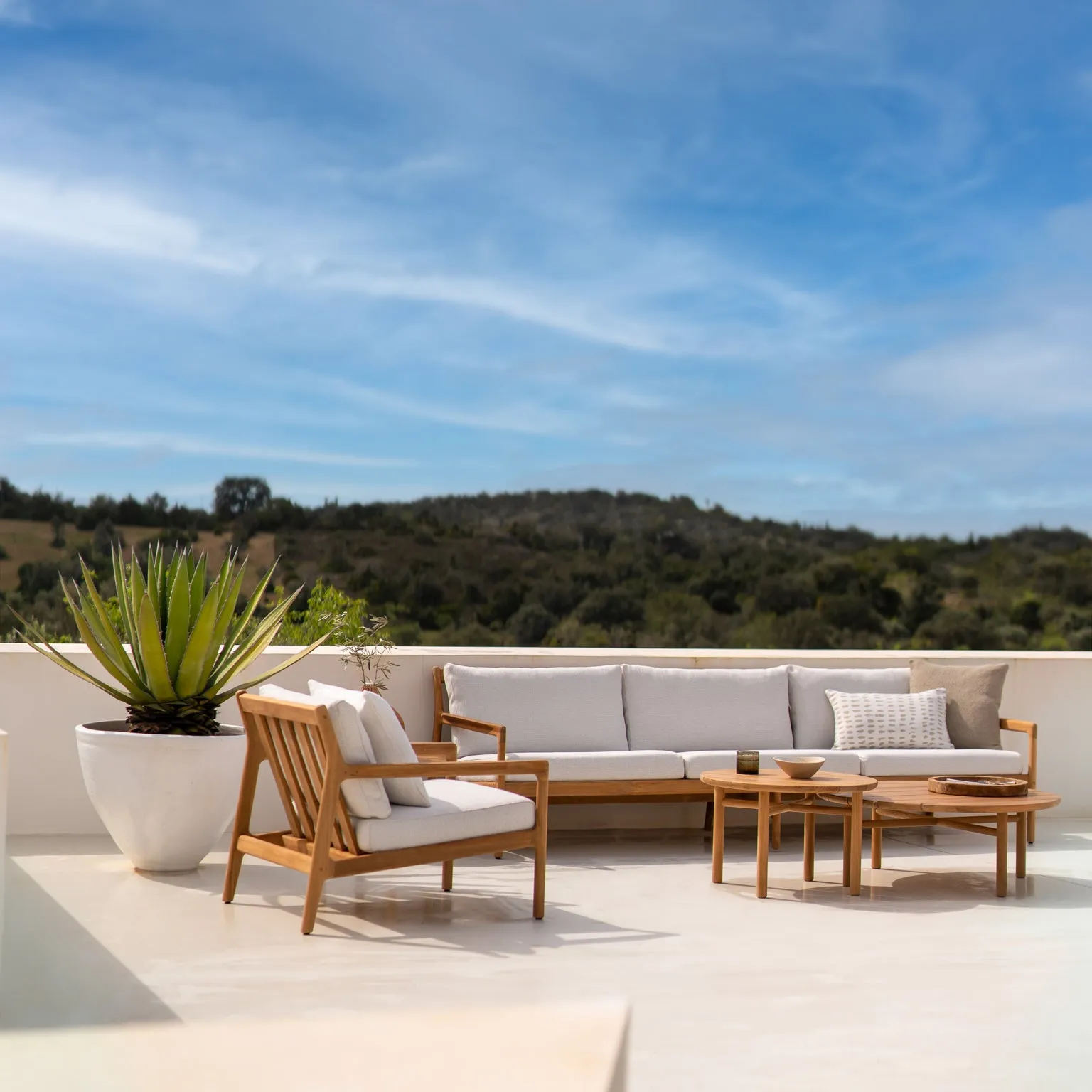 Jack Outdoor Lounge Chair and Ottoman