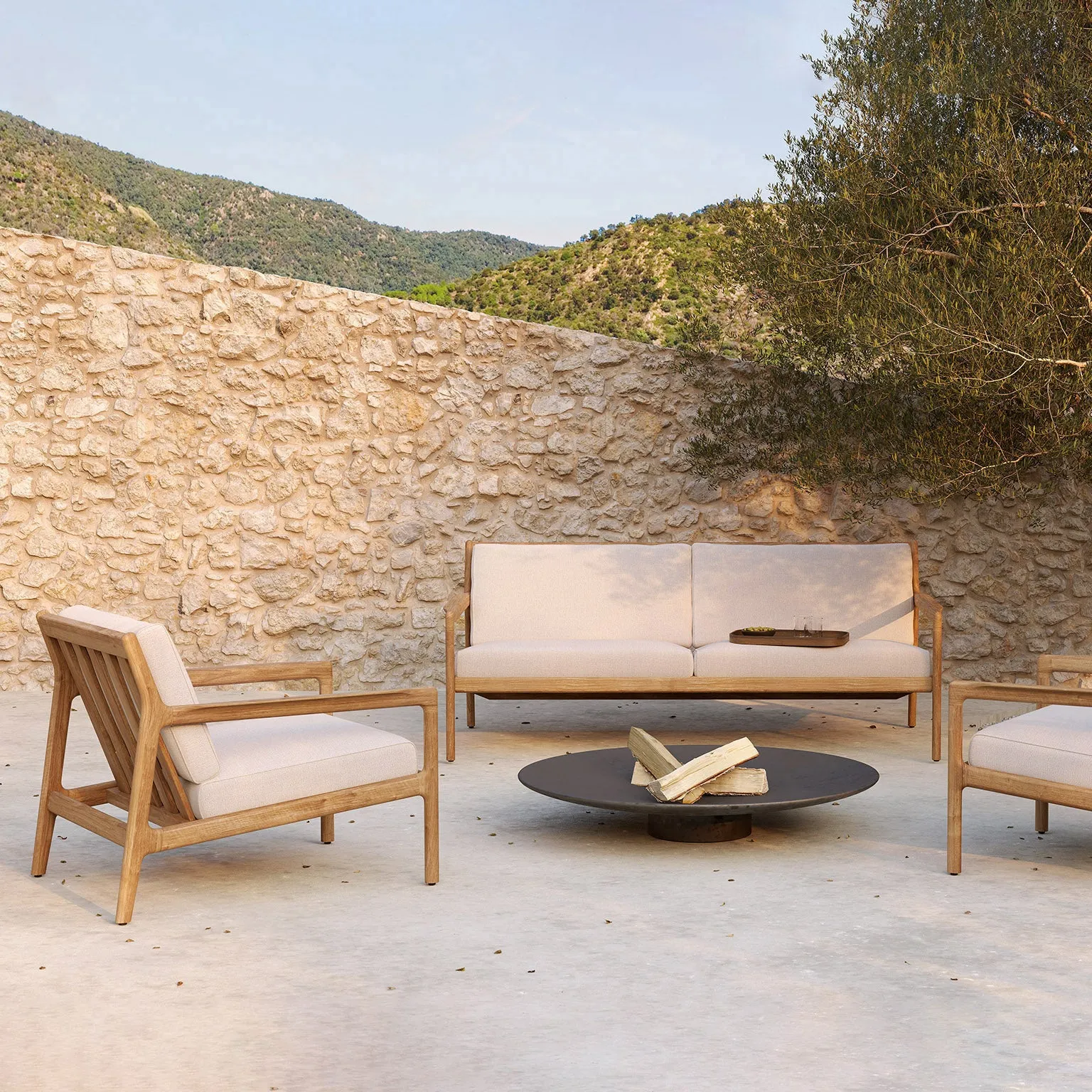 Jack Outdoor Lounge Chair and Ottoman