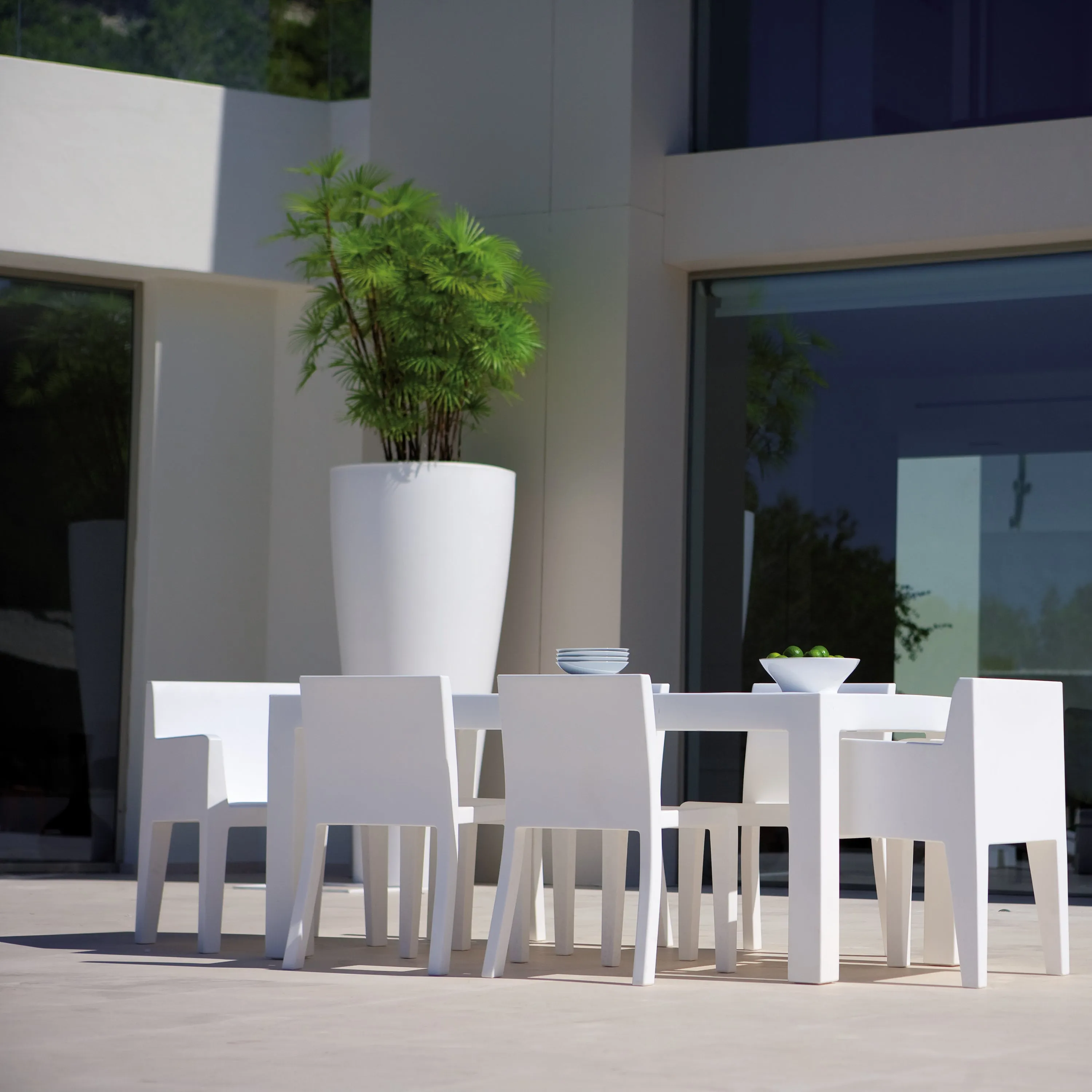Jut Rectangular Table
