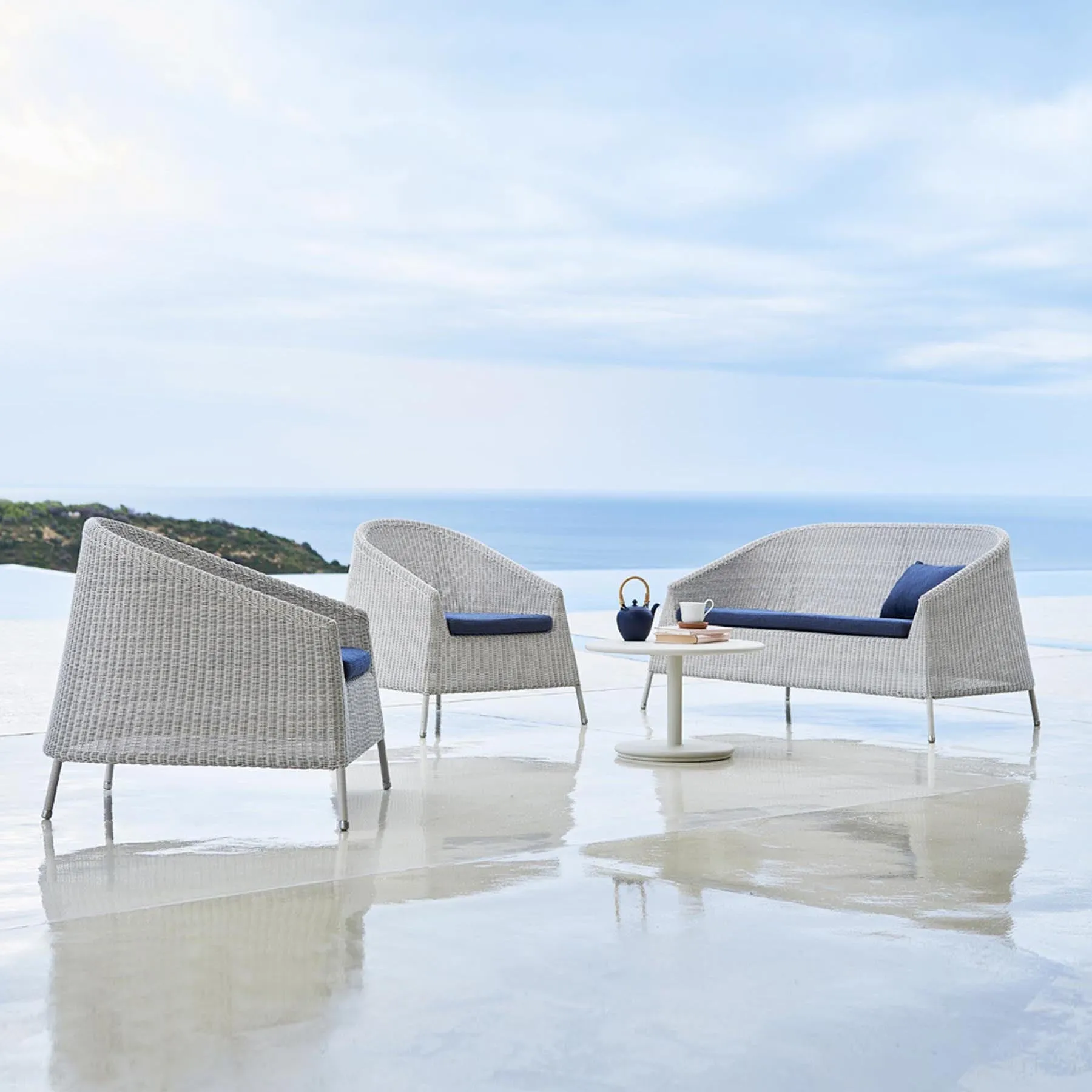 Kingston Outdoor 2 Seater Lounge Sofa