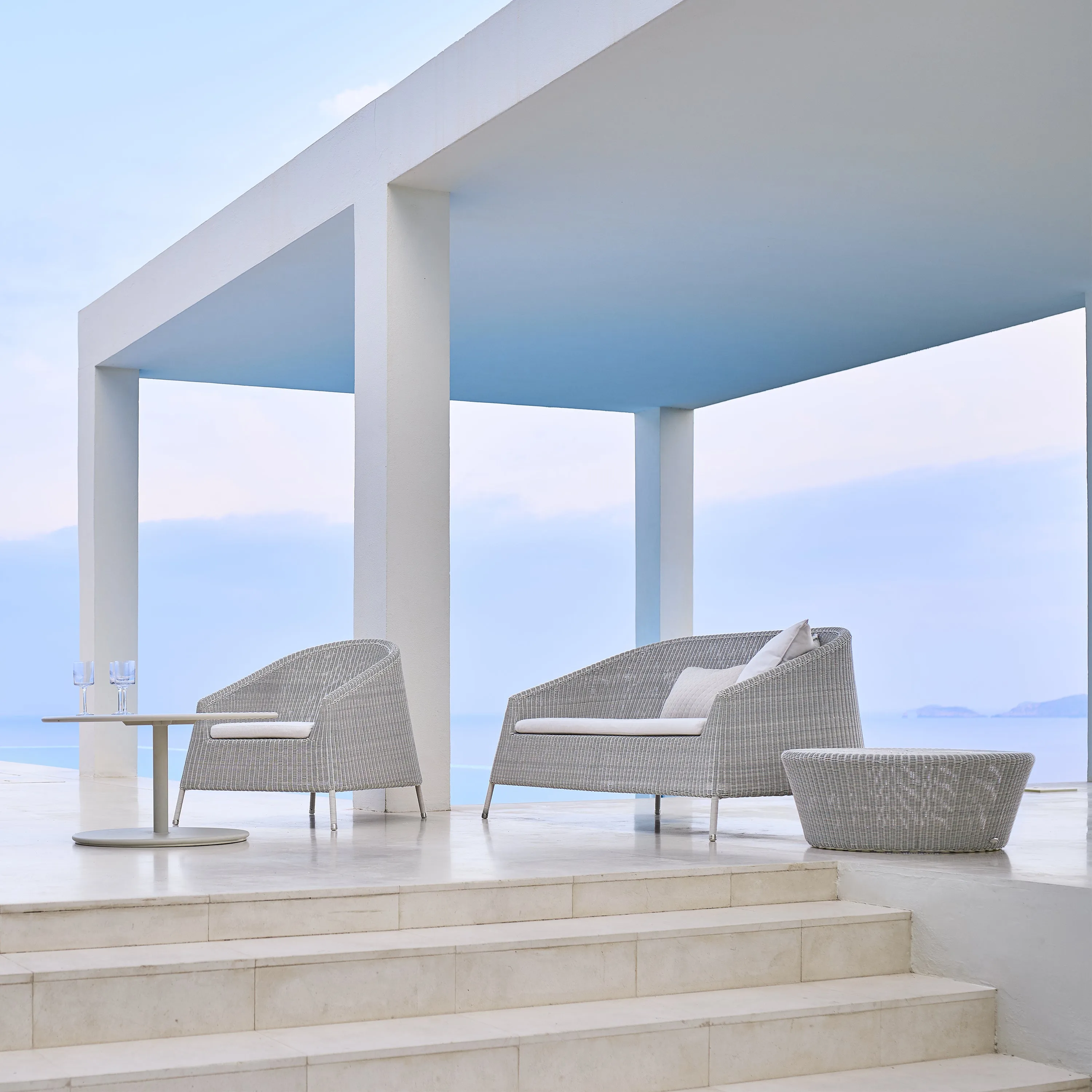 Kingston Outdoor 2 Seater Lounge Sofa
