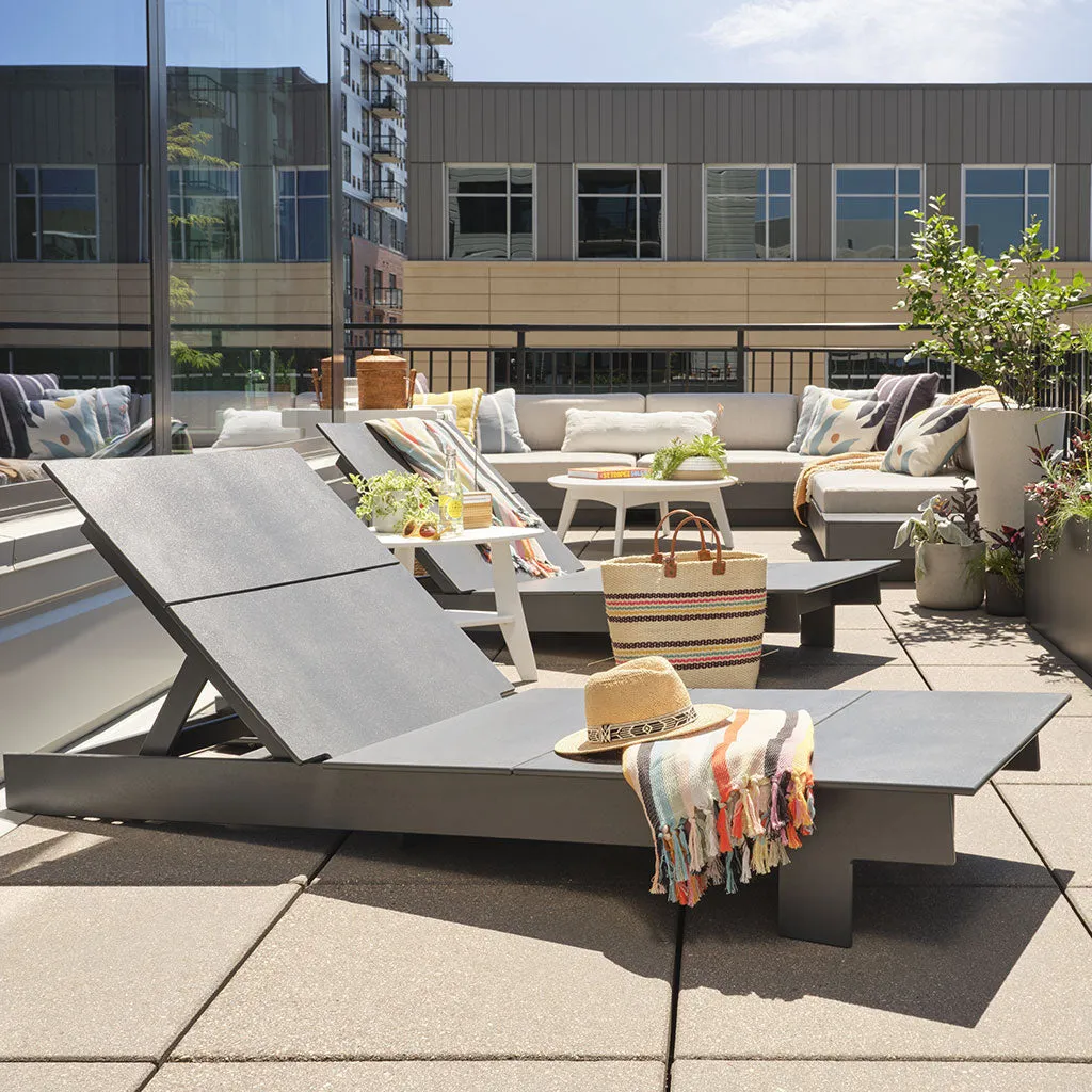 Lollygagger Chaise