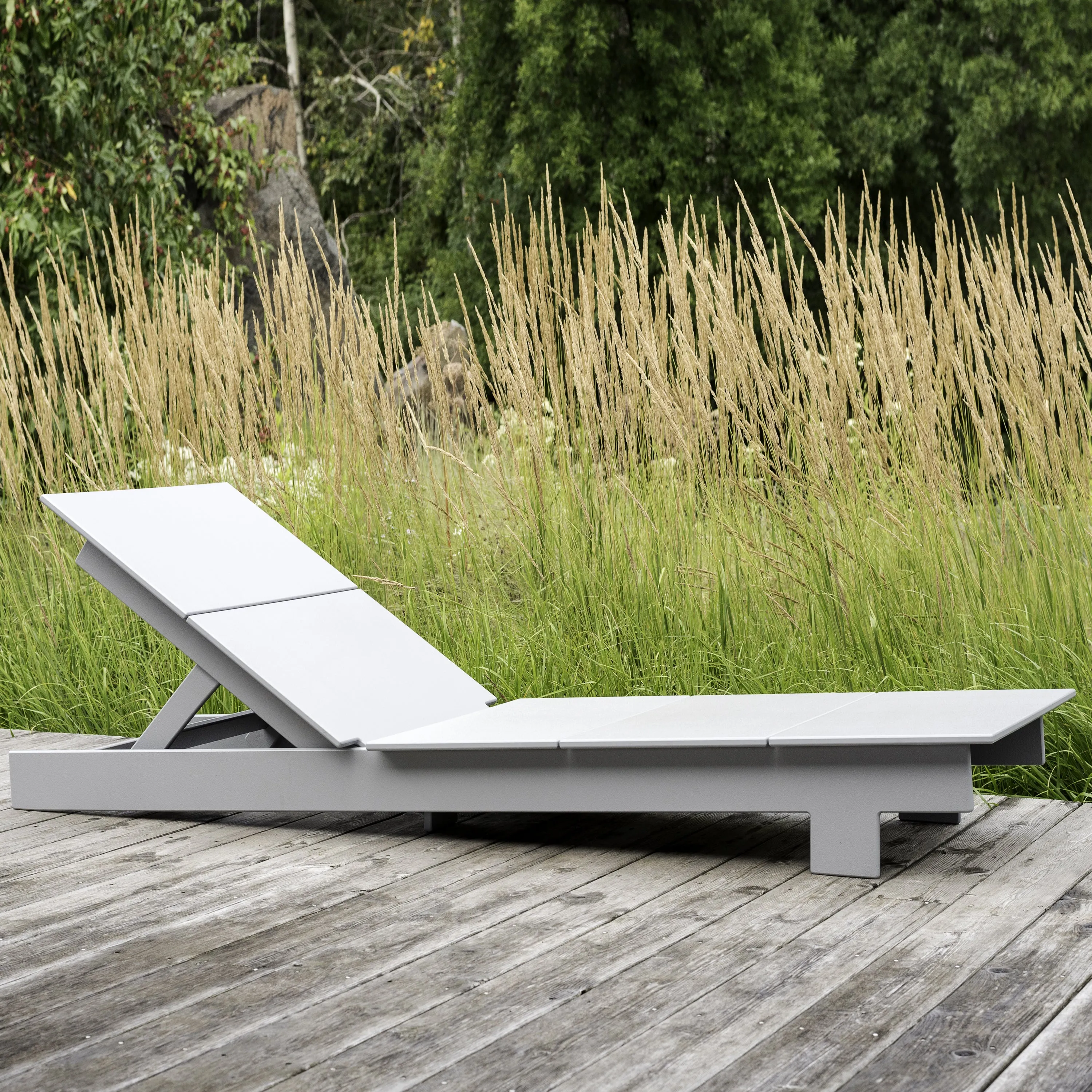 Lollygagger Chaise