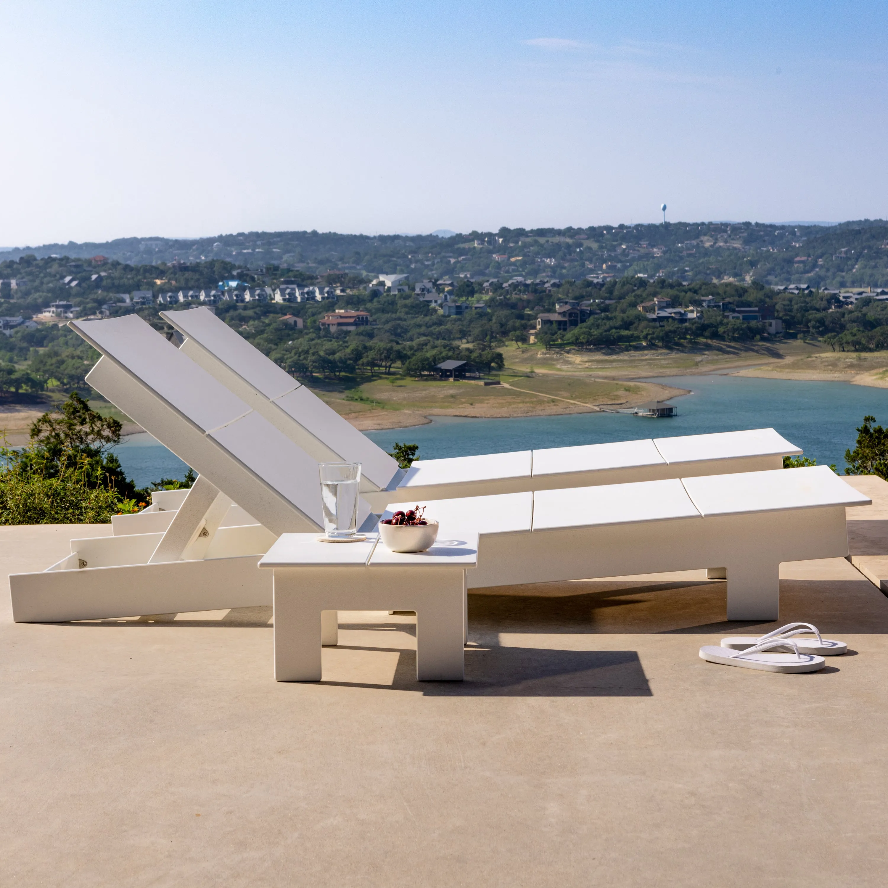 Lollygagger Chaise