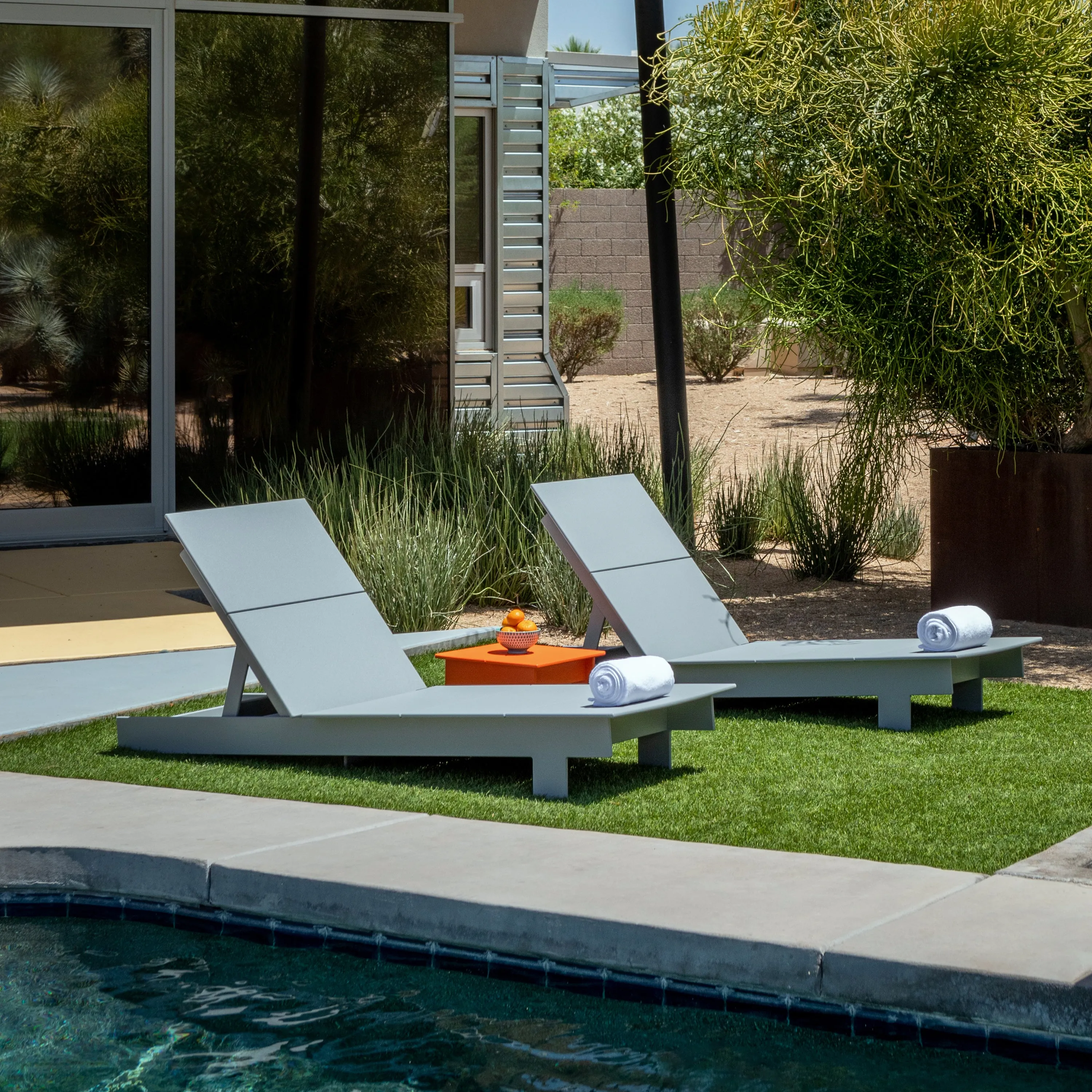 Lollygagger Chaise